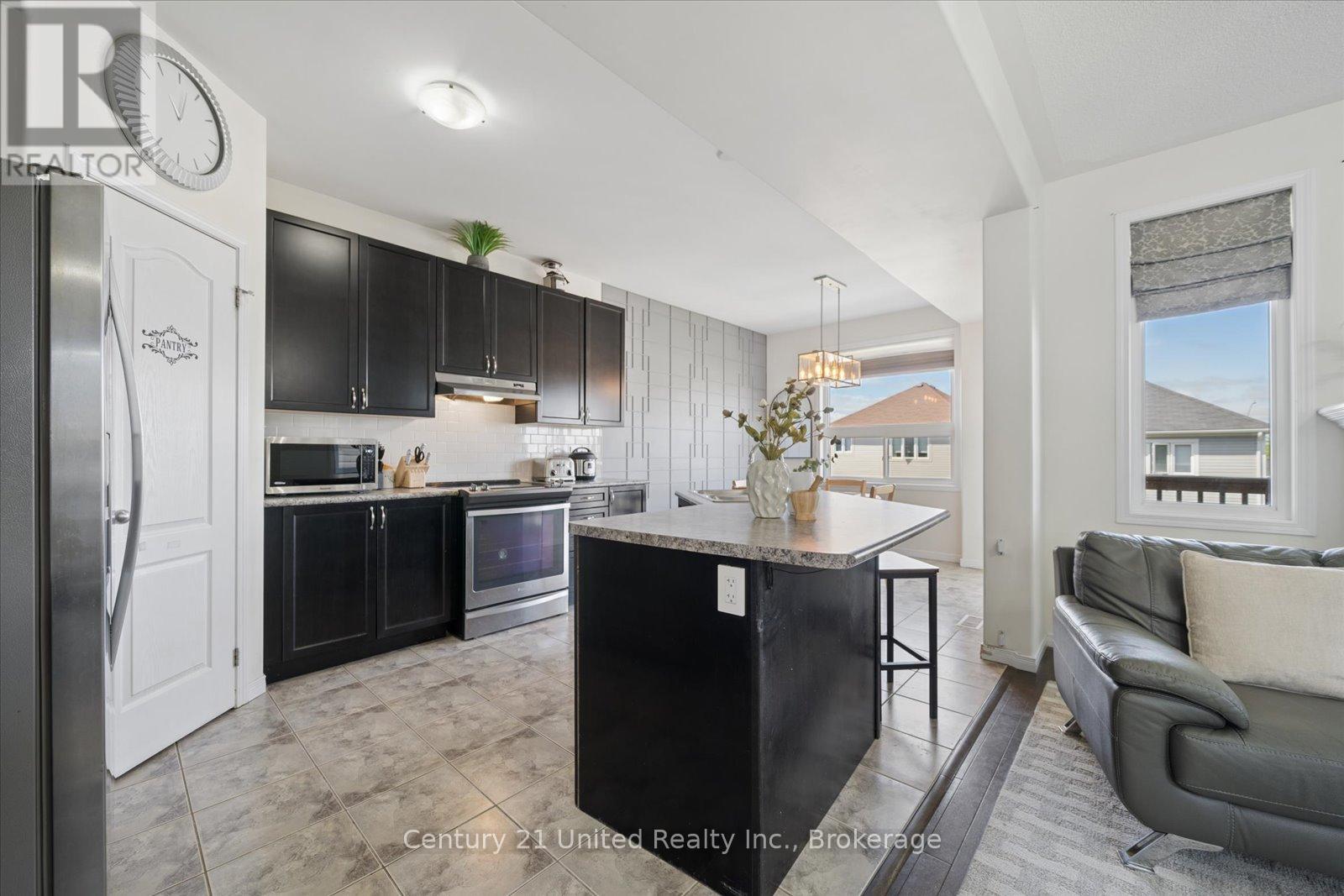 425 Florence Drive, Peterborough (Monaghan Ward 2), Ontario  K9J 0H7 - Photo 12 - X13187722