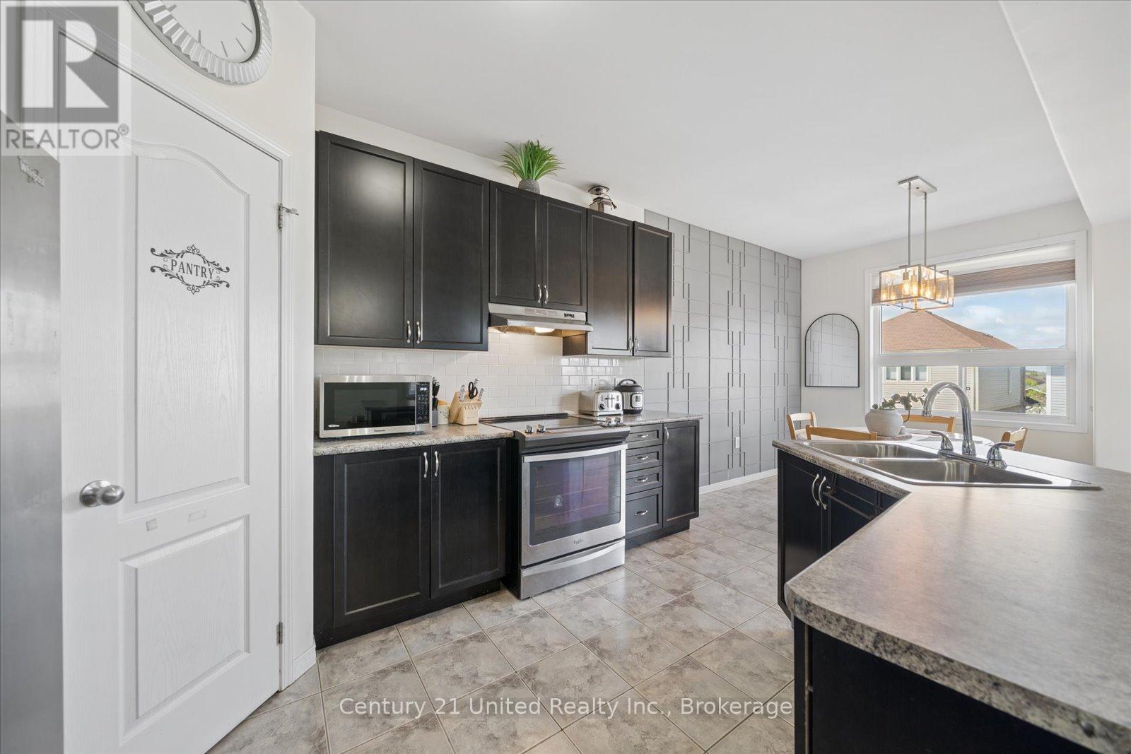 425 Florence Drive, Peterborough (Monaghan Ward 2), Ontario  K9J 0H7 - Photo 14 - X13187722