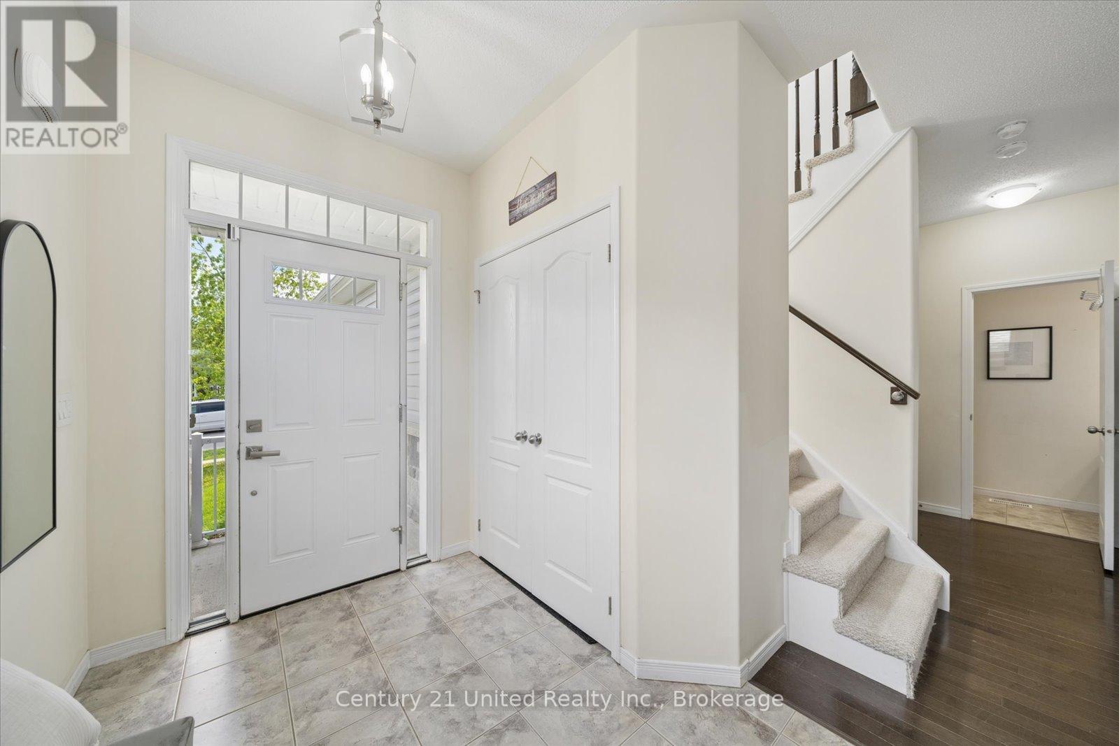 425 Florence Drive, Peterborough (Monaghan Ward 2), Ontario  K9J 0H7 - Photo 4 - X13187722