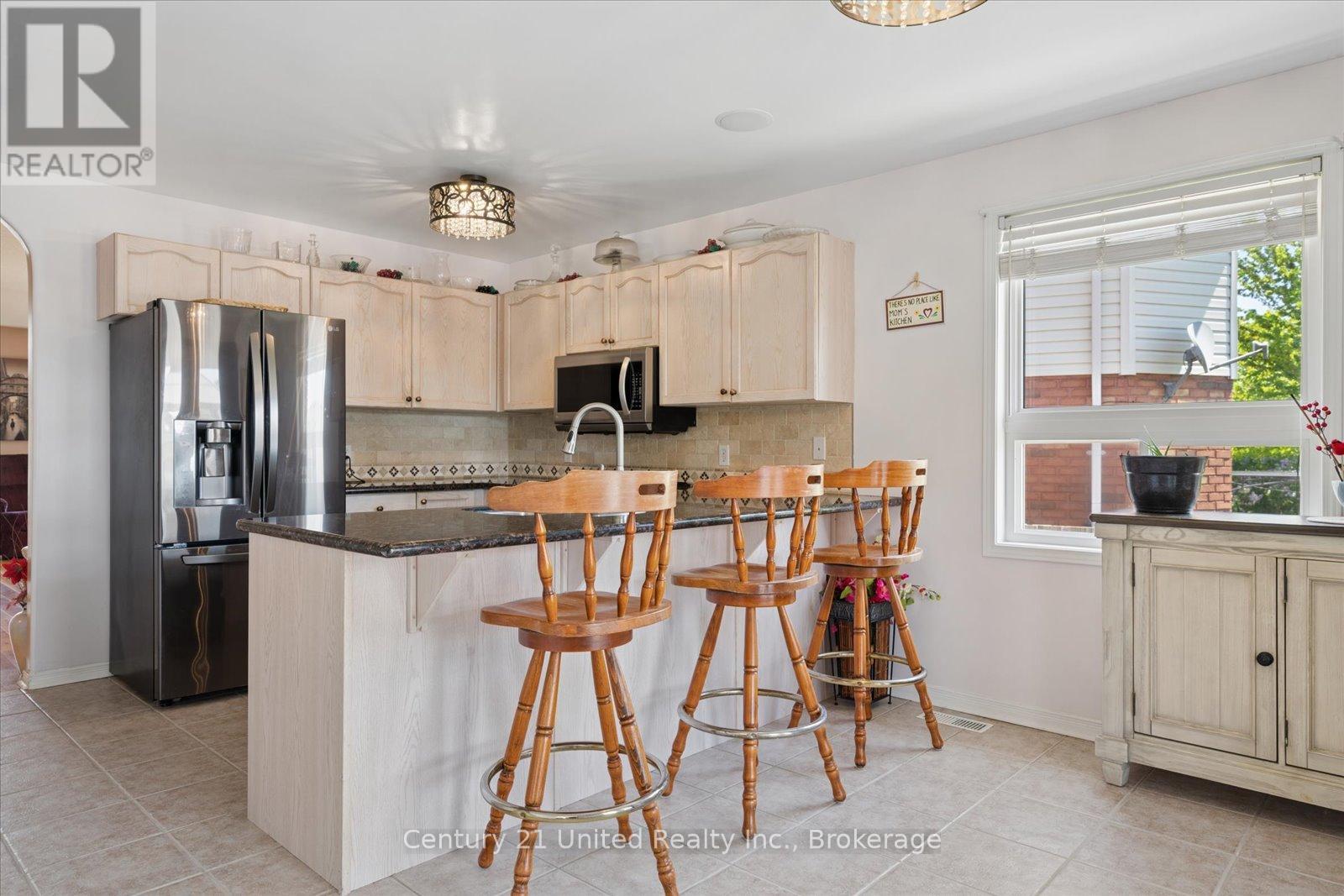 122 Parcells Crescent, Peterborough (Otonabee Ward 1), Ontario  K9K 2R2 - Photo 12 - X13187886