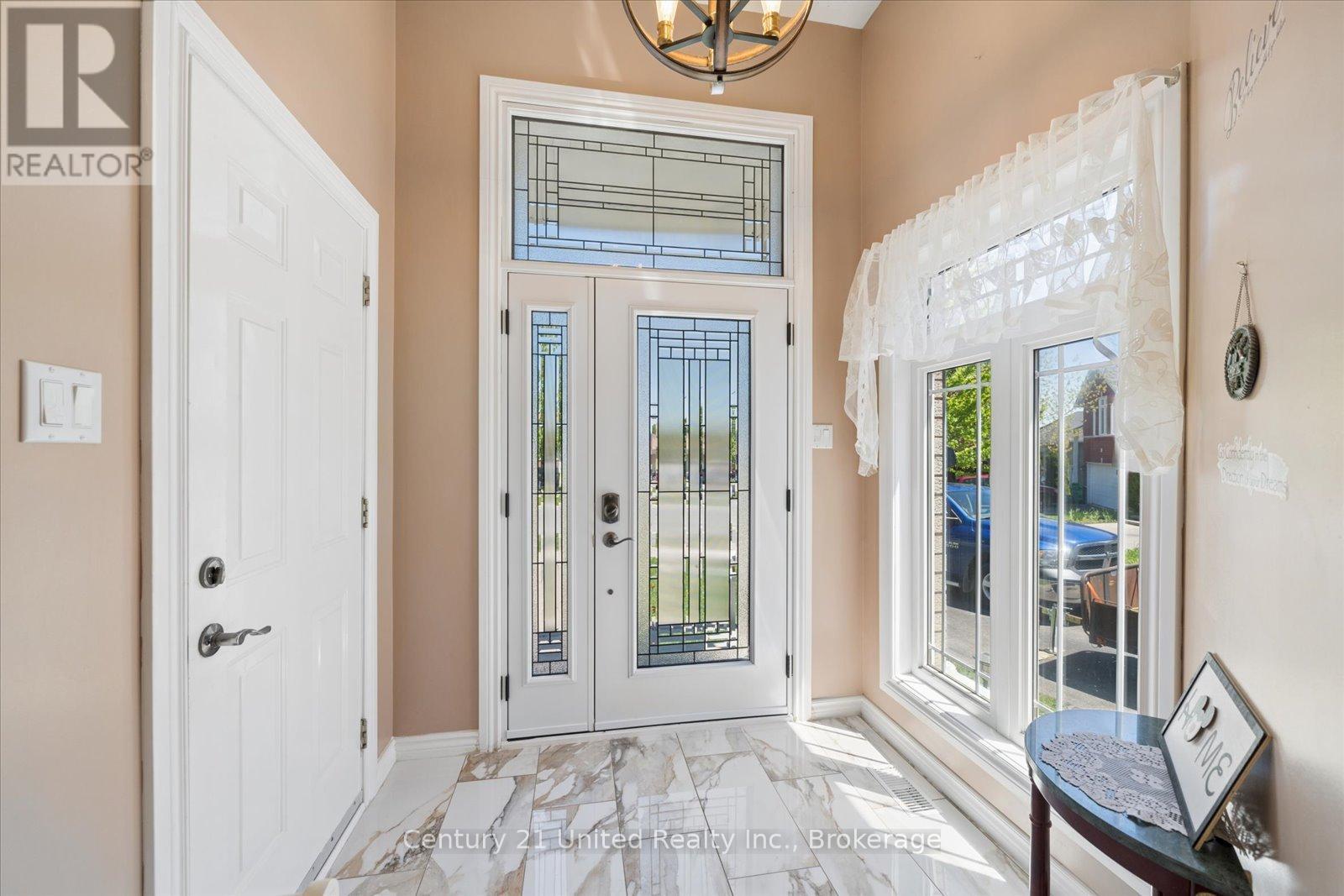 122 Parcells Crescent, Peterborough (Otonabee Ward 1), Ontario  K9K 2R2 - Photo 4 - X13187886