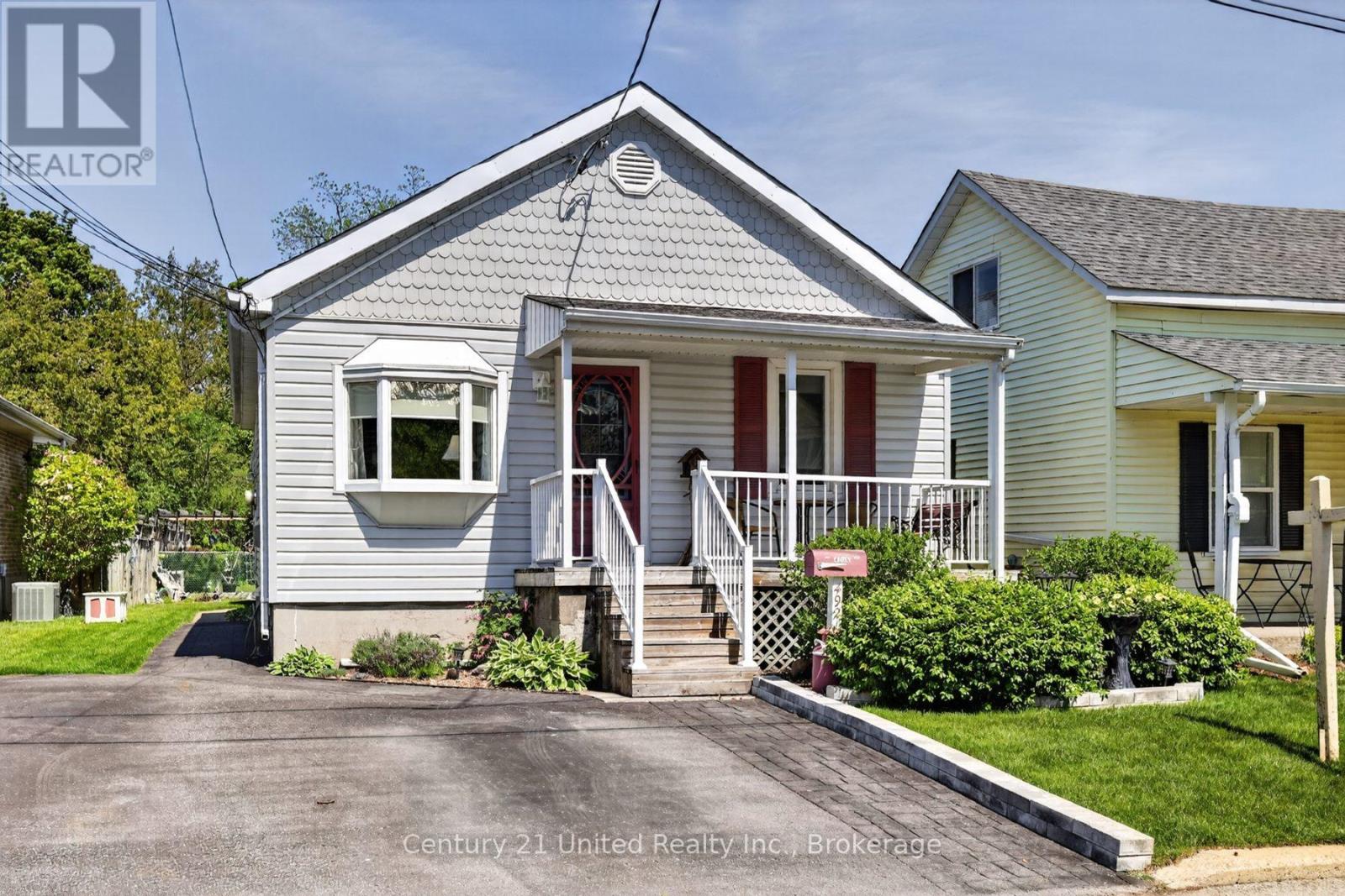 492 Cross Street, Peterborough (Town Ward 3), Ontario  K9H 4T2 - Photo 2 - X13202718