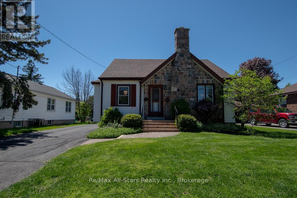 31 Adelaide Street S, Kawartha Lakes (Lindsay), Ontario  K9V 3J6 - Photo 2 - X13207274