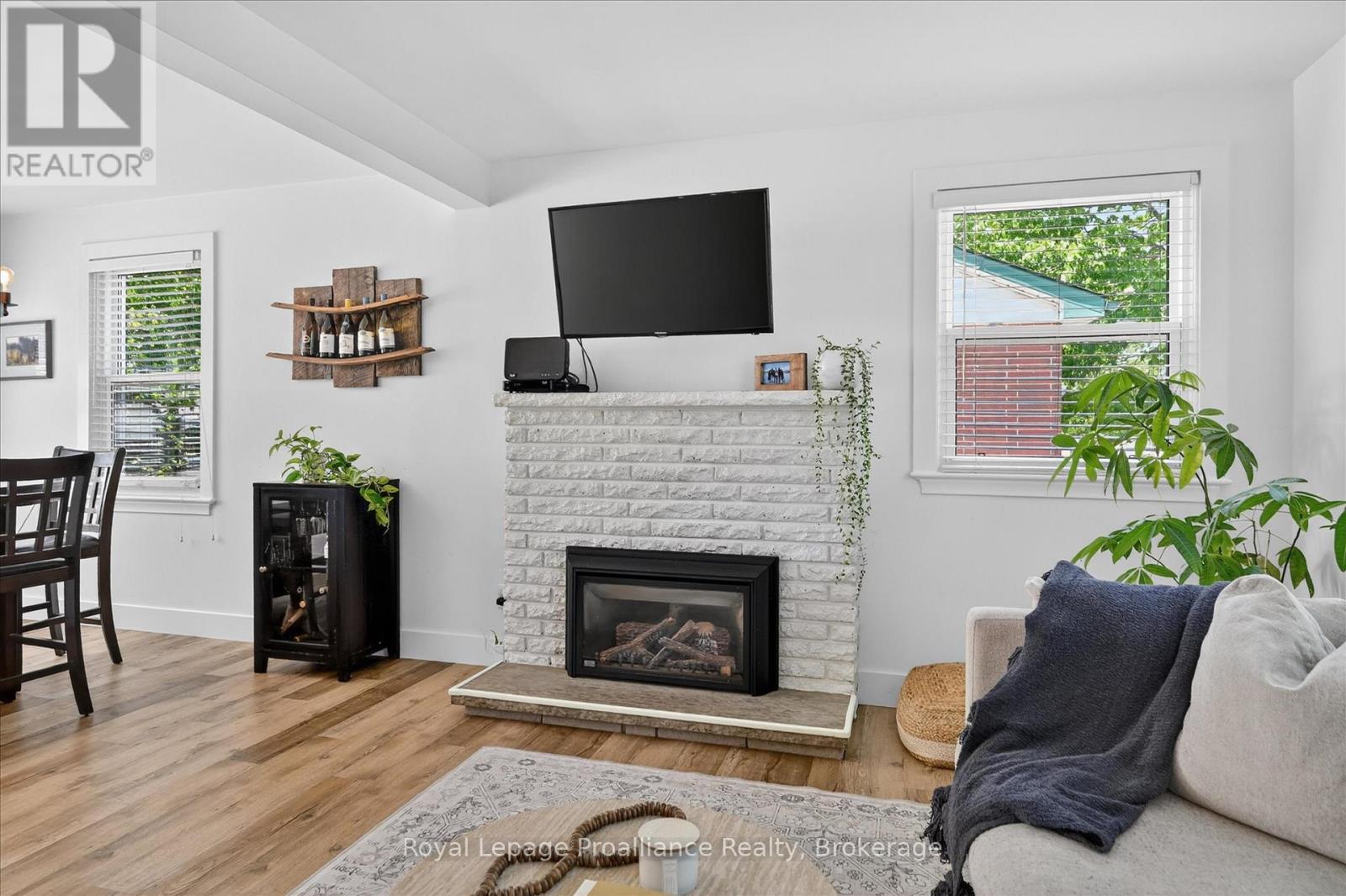 129 Goodfellow Road, Peterborough (Otonabee Ward 1), Ontario  K9J 5W9 - Photo 5 - X13208068