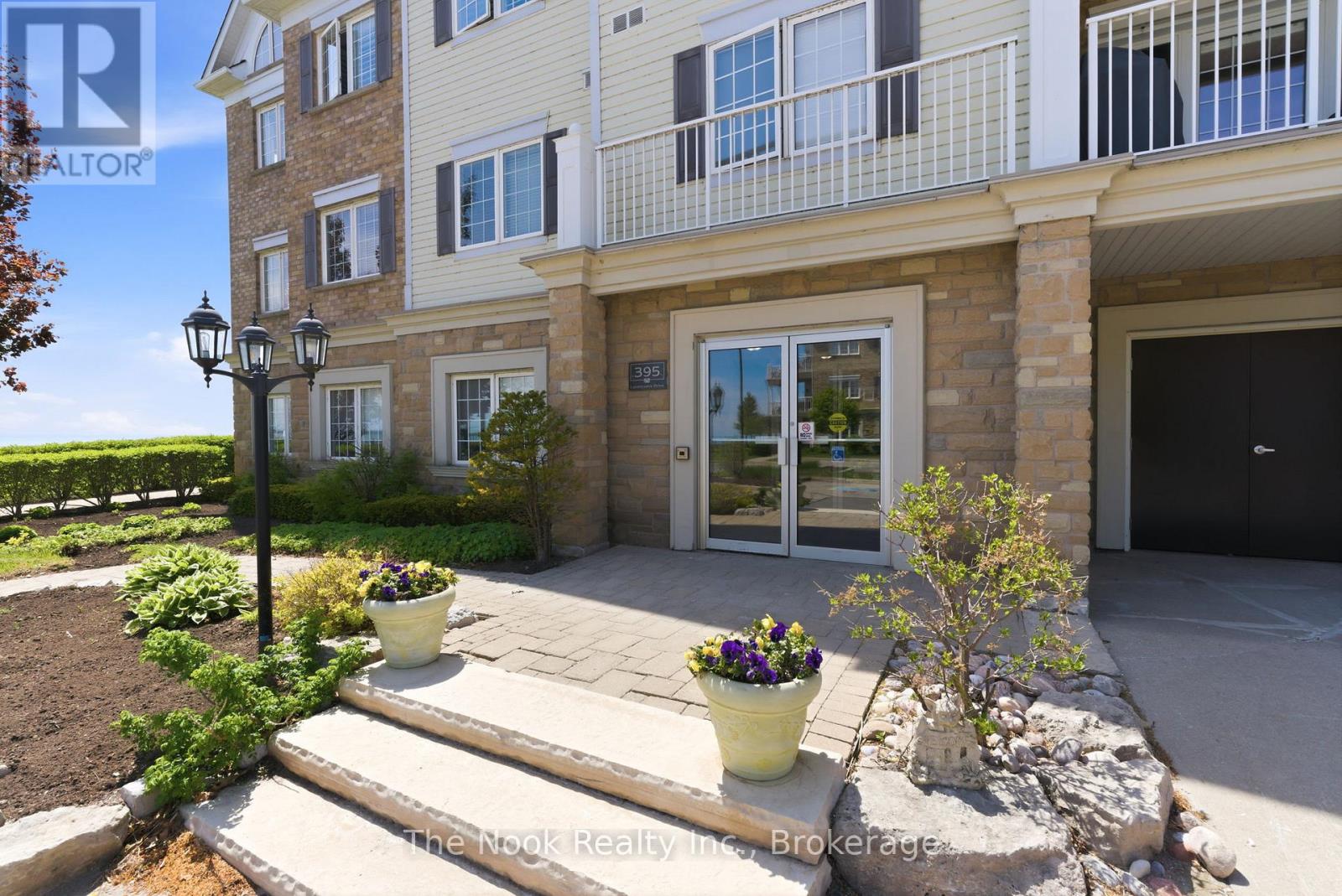 201 - 395 Lakebreeze Drive, Clarington (Newcastle), Ontario  L1B 0A5 - Photo 2 - E13208396