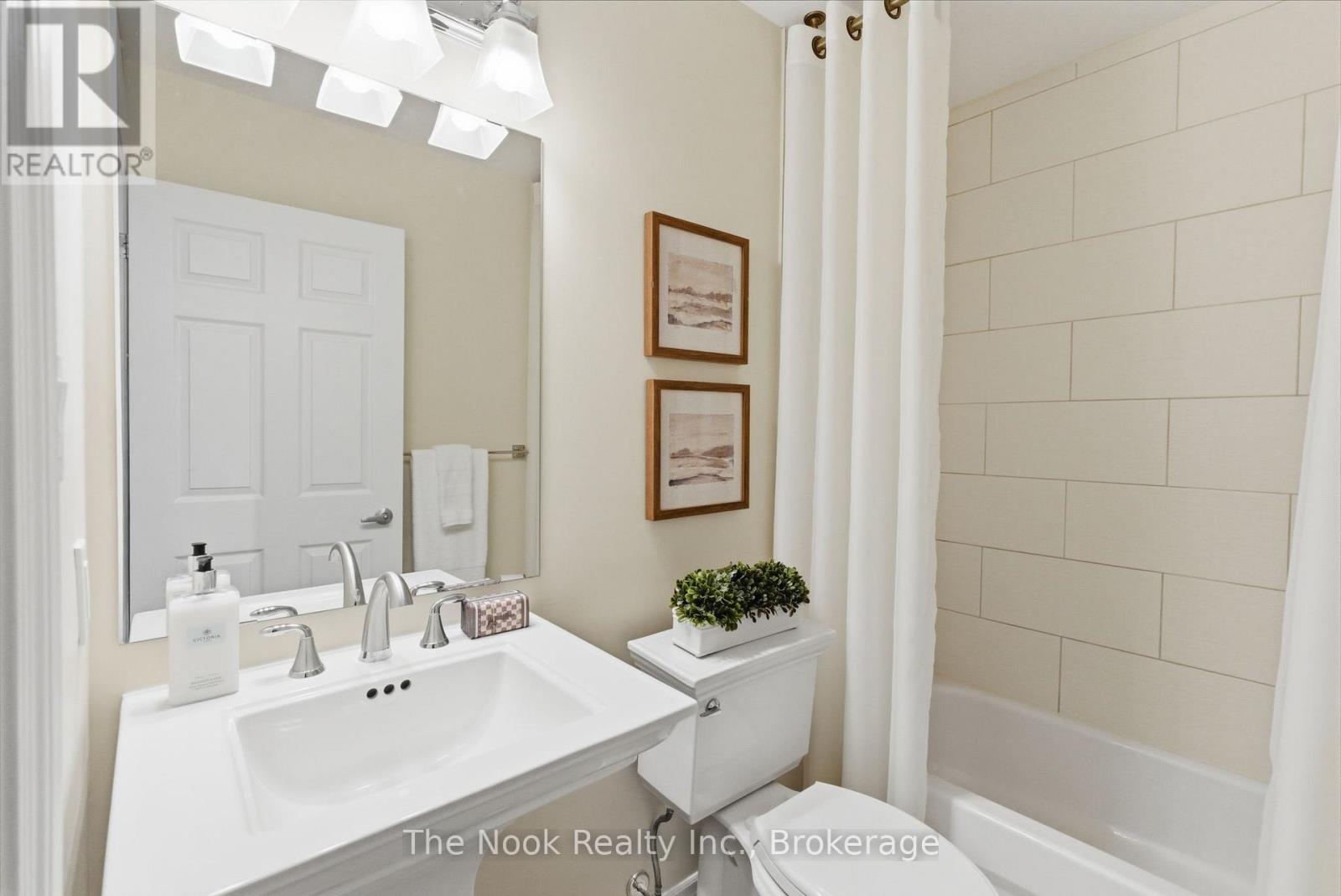 201 - 395 Lakebreeze Drive, Clarington (Newcastle), Ontario  L1B 0A5 - Photo 4 - E13208396