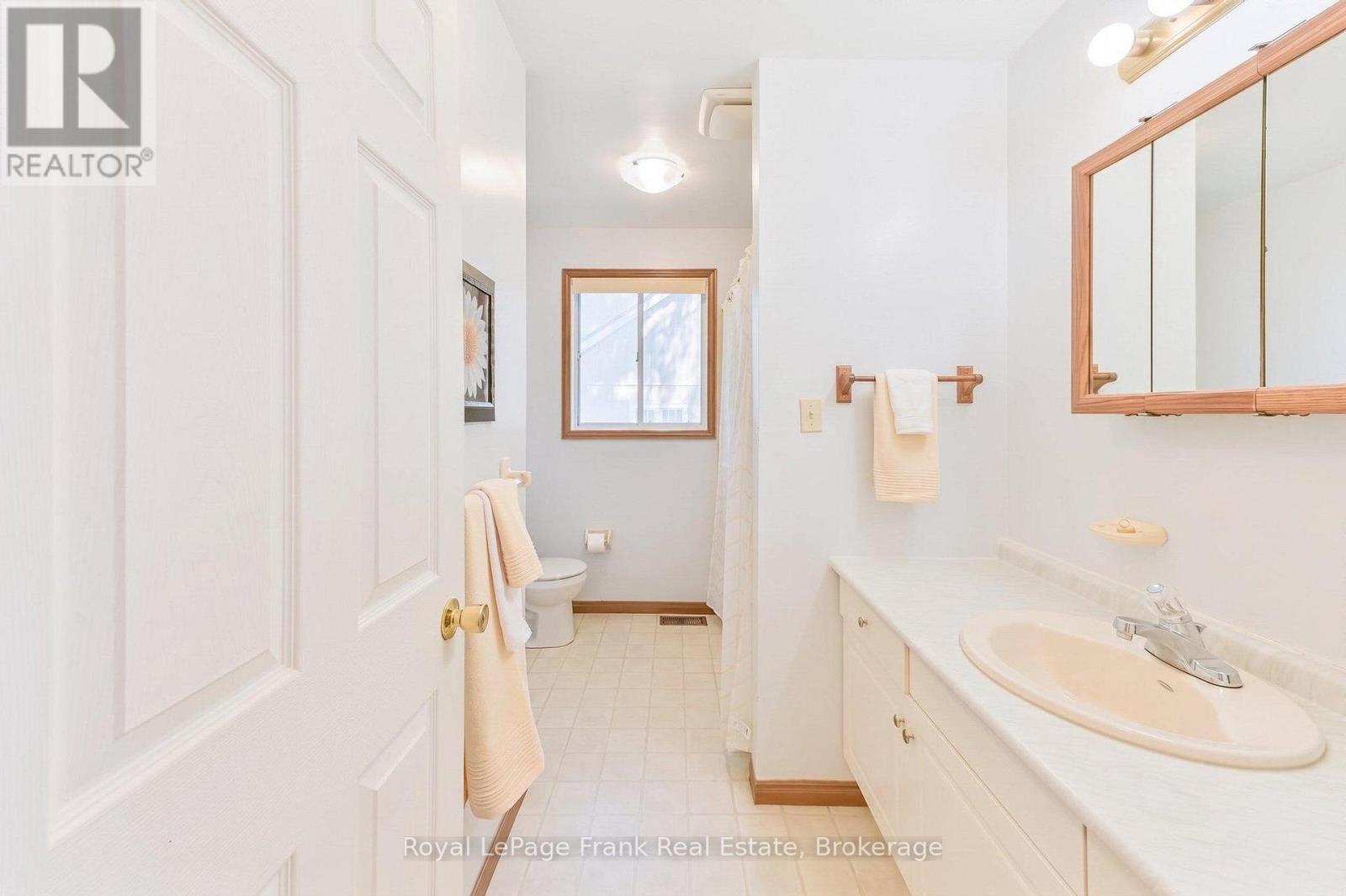 636 Romaine Street, Peterborough (Otonabee Ward 1), Ontario  K9J 2E4 - Photo 15 - X13208366