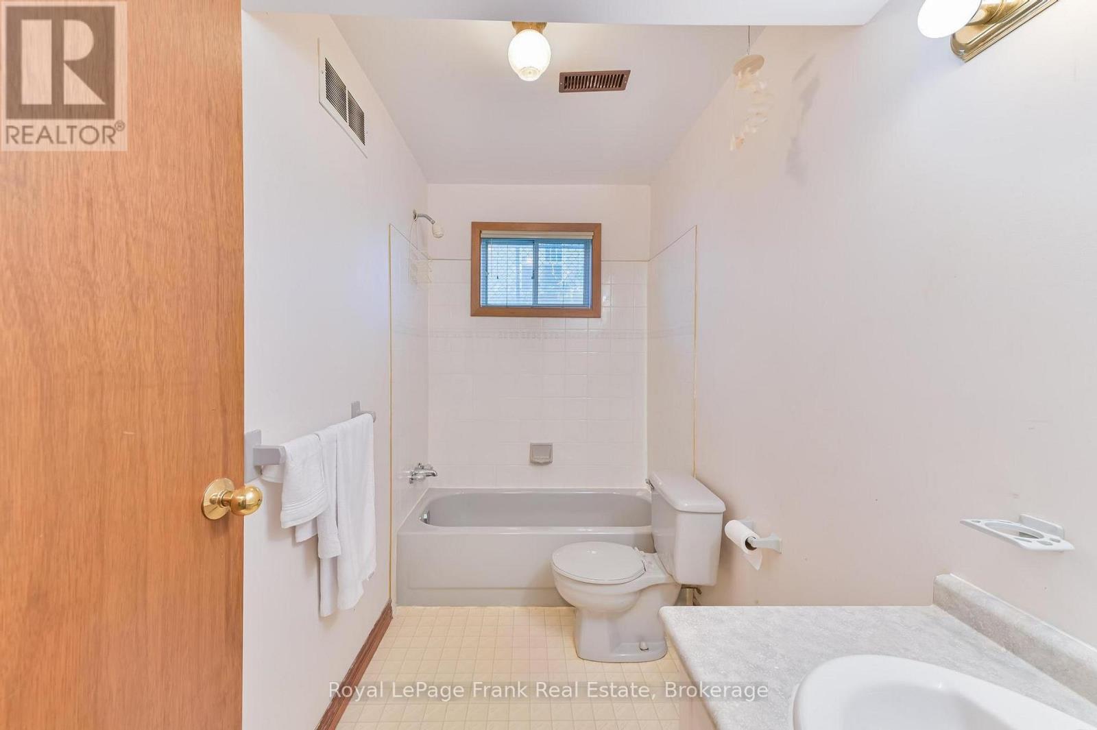 636 Romaine Street, Peterborough (Otonabee Ward 1), Ontario  K9J 2E4 - Photo 25 - X13208366