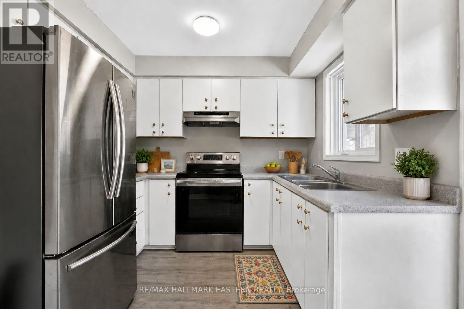 285 Towerhill Road, Peterborough (Northcrest Ward 5), Ontario  K9H 7N1 - Photo 8 - X13210158