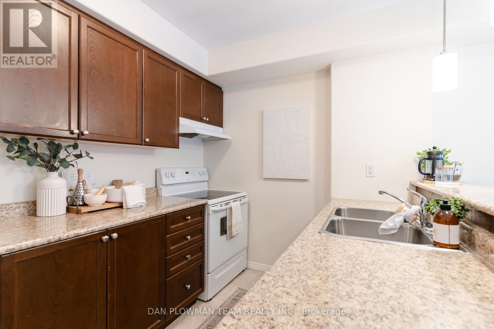 209 - 306 Spillsbury Drive, Peterborough (Otonabee Ward 1), Ontario  K9K 0B5 - Photo 8 - X13211292