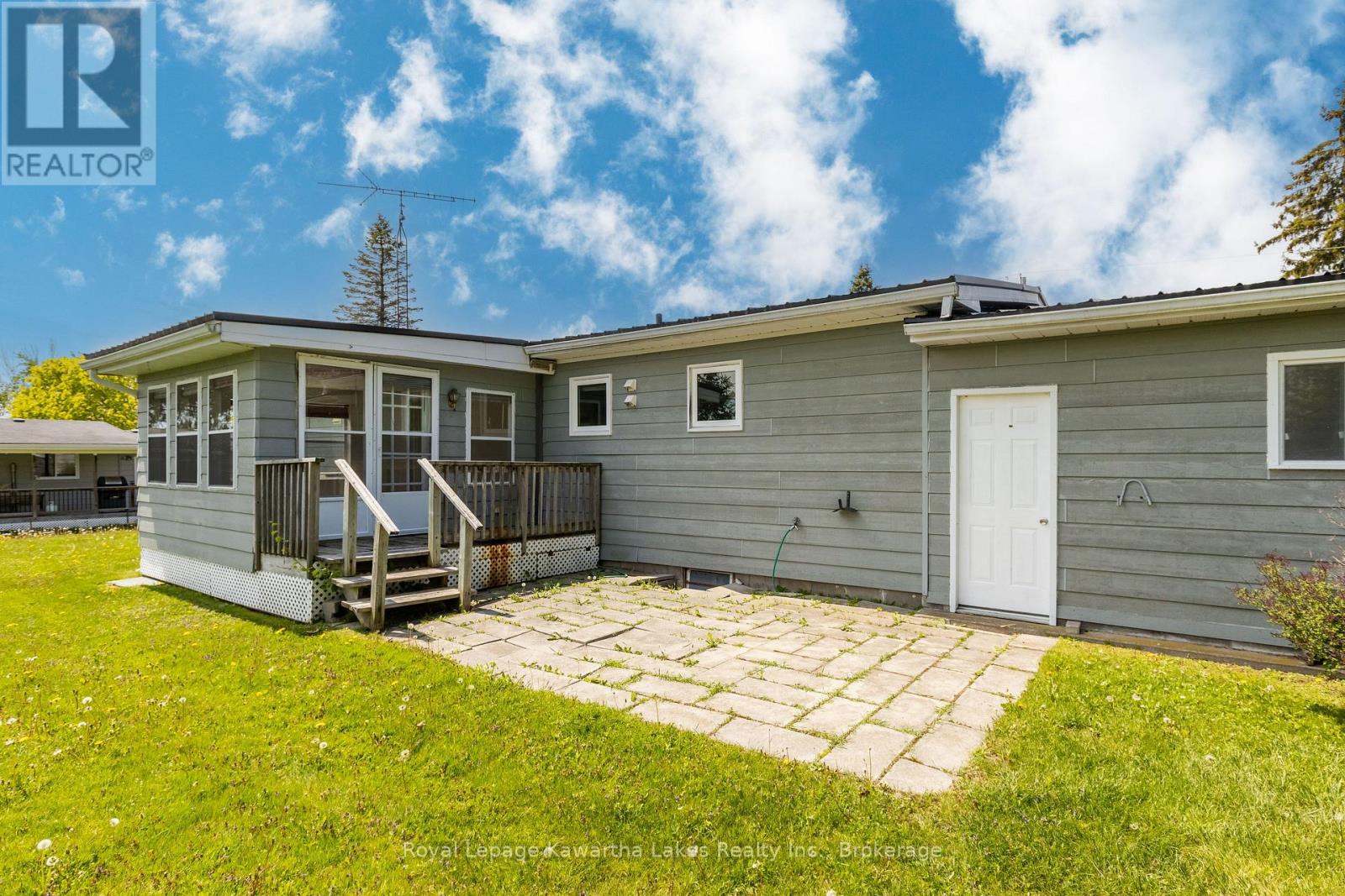 9 Vista Drive, Kawartha Lakes (Lindsay), Ontario  K9V 0H7 - Photo 6 - X13212332