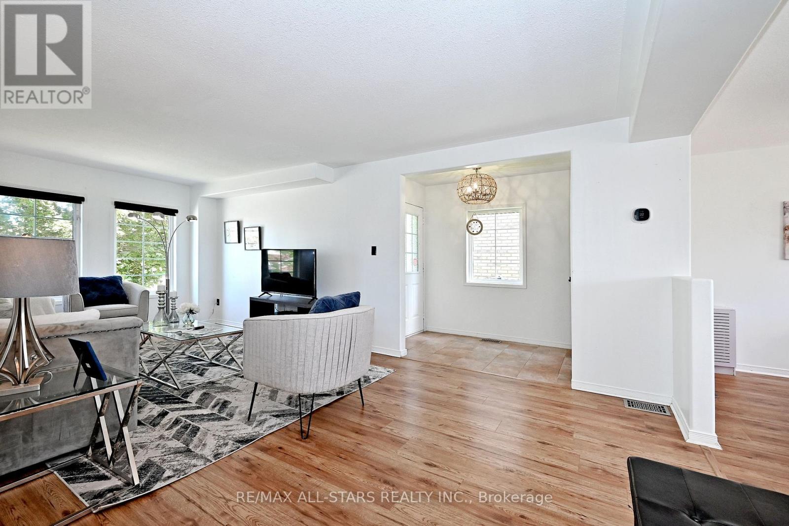 647 Trailview Drive, Peterborough (Ashburnham Ward 4), Ontario  K9J 8P3 - Photo 5 - X13213414