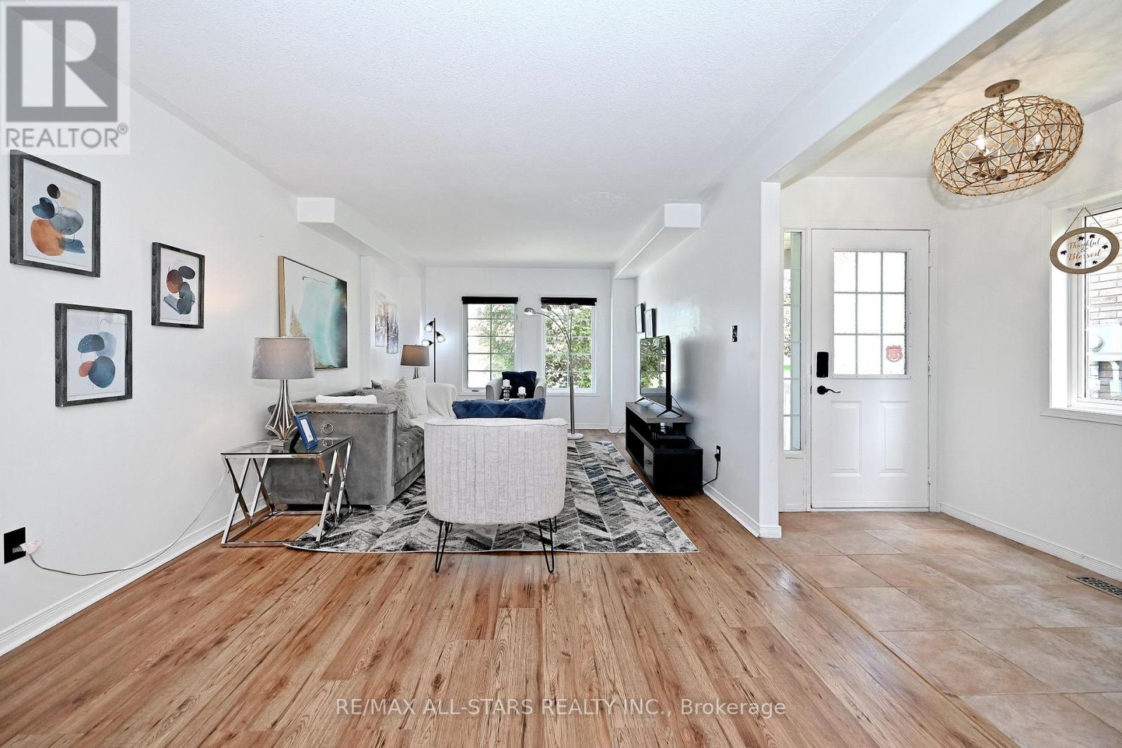 647 Trailview Drive, Peterborough (Ashburnham Ward 4), Ontario  K9J 8P3 - Photo 6 - X13213414