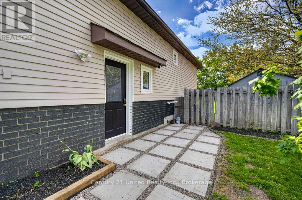 1255 Huntington Circle, Peterborough (Otonabee Ward 1), Ontario  K9K 2B4 - Photo 3 - X13213802
