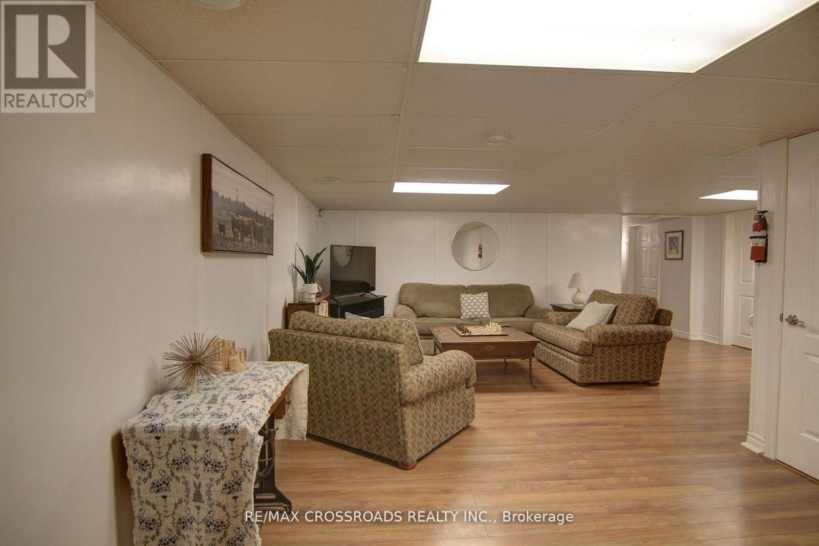 8 Green Arbour Way, Kawartha Lakes (Lindsay), Ontario  K9V 0E6 - Photo 13 - X13214066