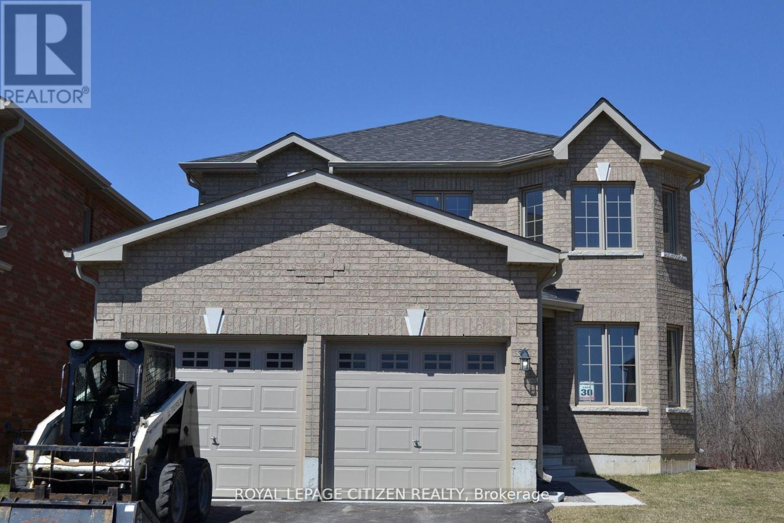 41 Carew Boulevard, Kawartha Lakes (Lindsay), Ontario  K9V 0P7 - Photo 2 - X13214844