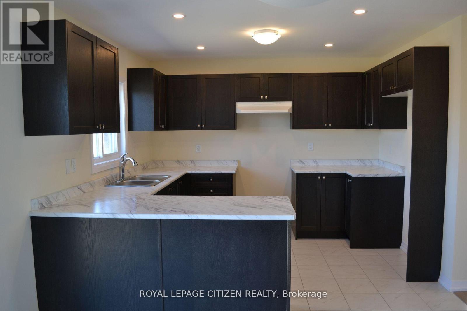 41 Carew Boulevard, Kawartha Lakes (Lindsay), Ontario  K9V 0P7 - Photo 9 - X13214844