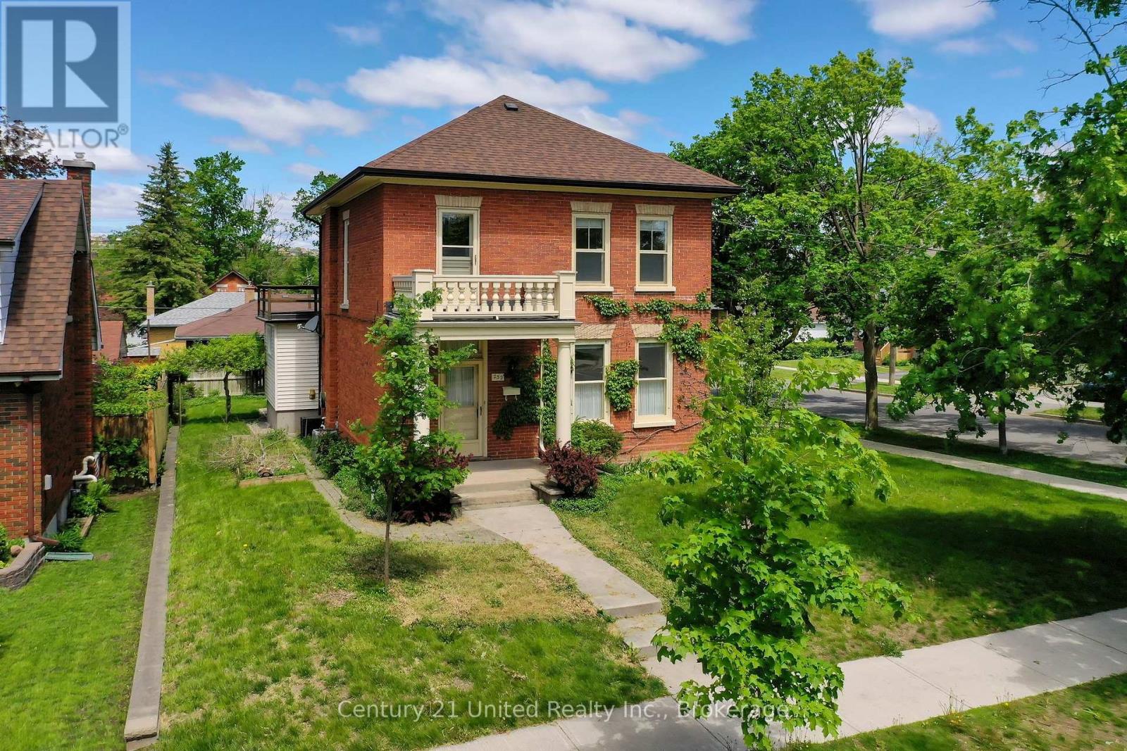 232 Bennet Street, Peterborough (Northcrest Ward 5), Ontario  K9H 5B6 - Photo 2 - X13215116