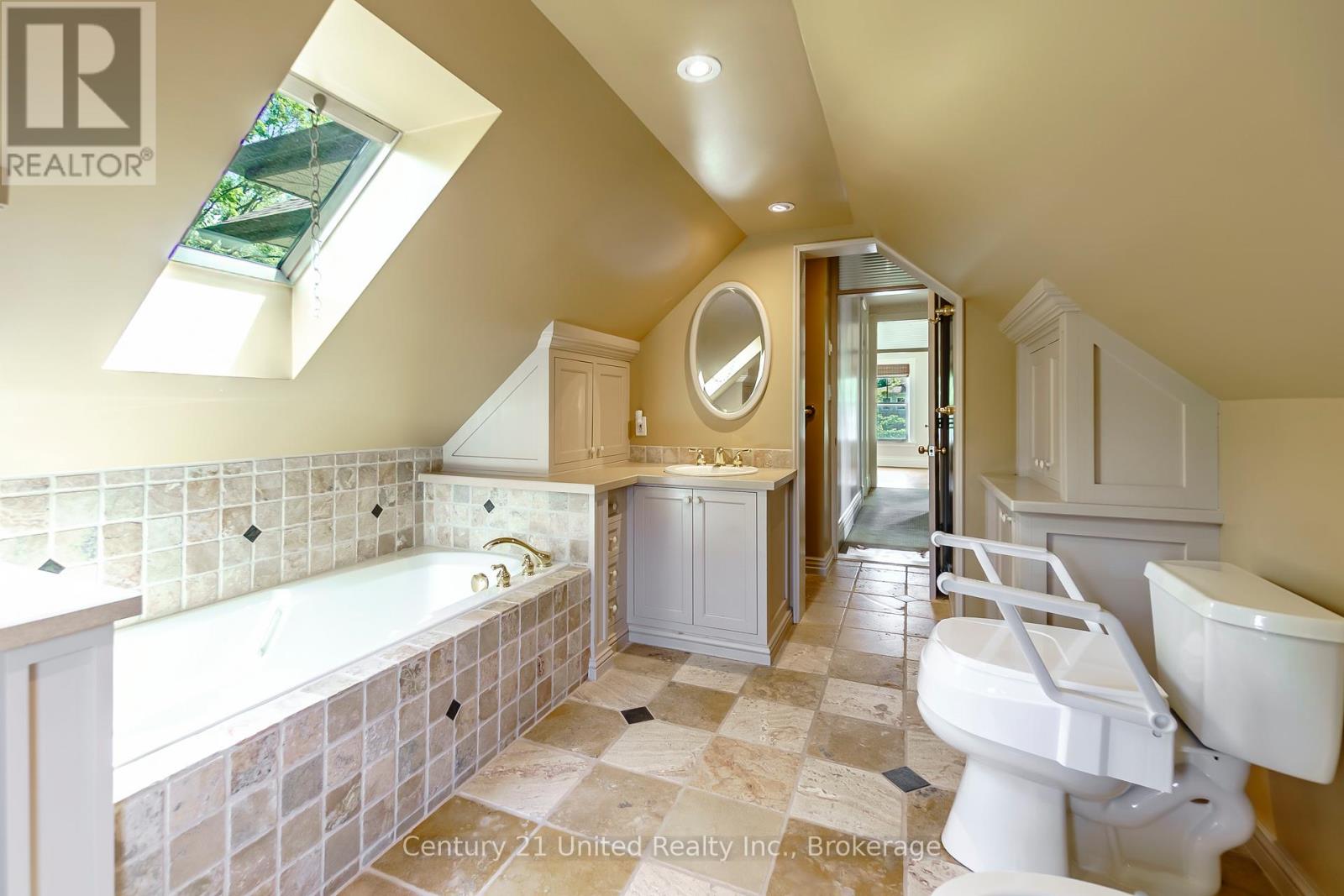 232 Bennet Street, Peterborough (Northcrest Ward 5), Ontario  K9H 5B6 - Photo 30 - X13215116