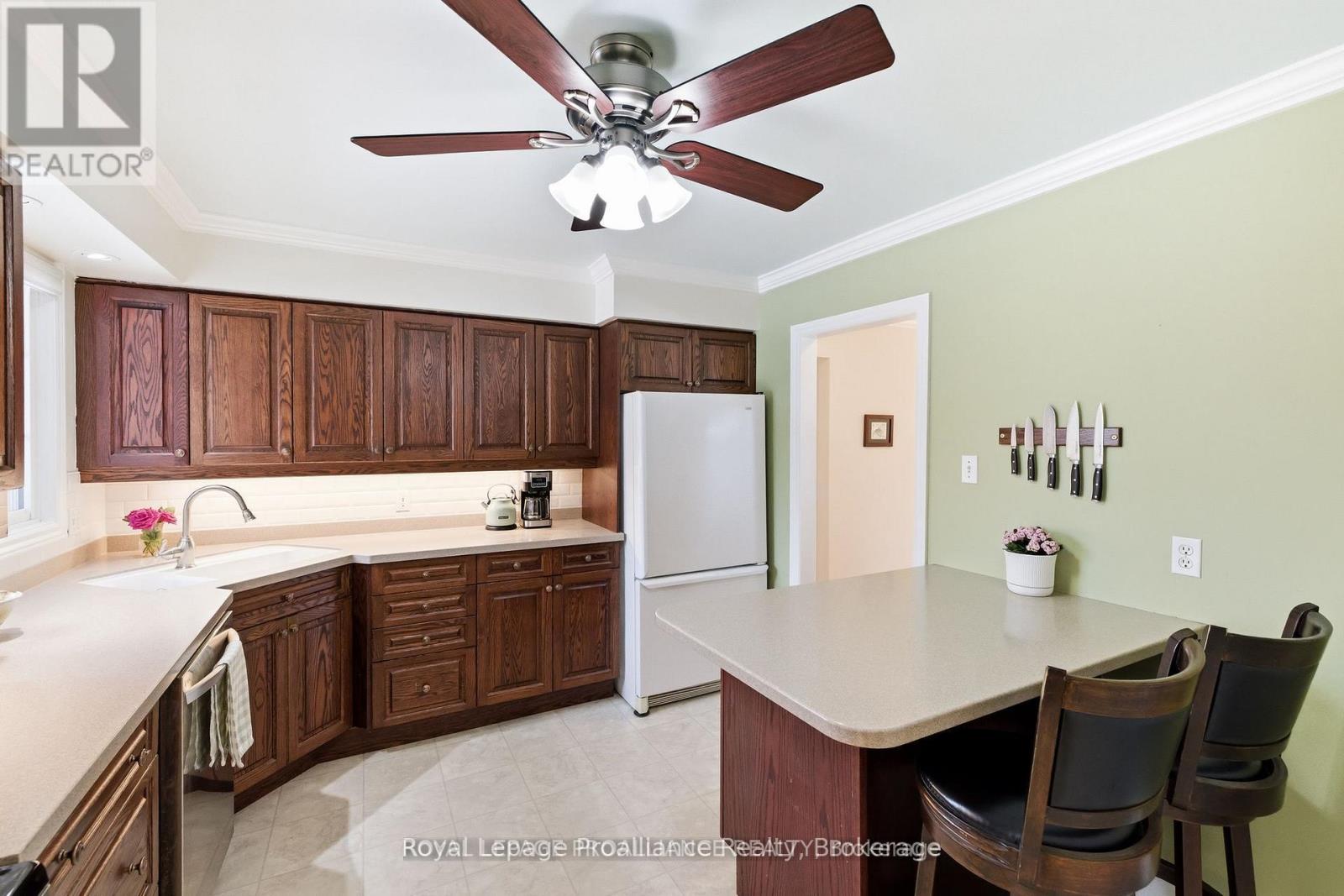 836 Stewart Drive, Peterborough (Ashburnham Ward 4), Ontario  K9J 7R4 - Photo 12 - X13216196