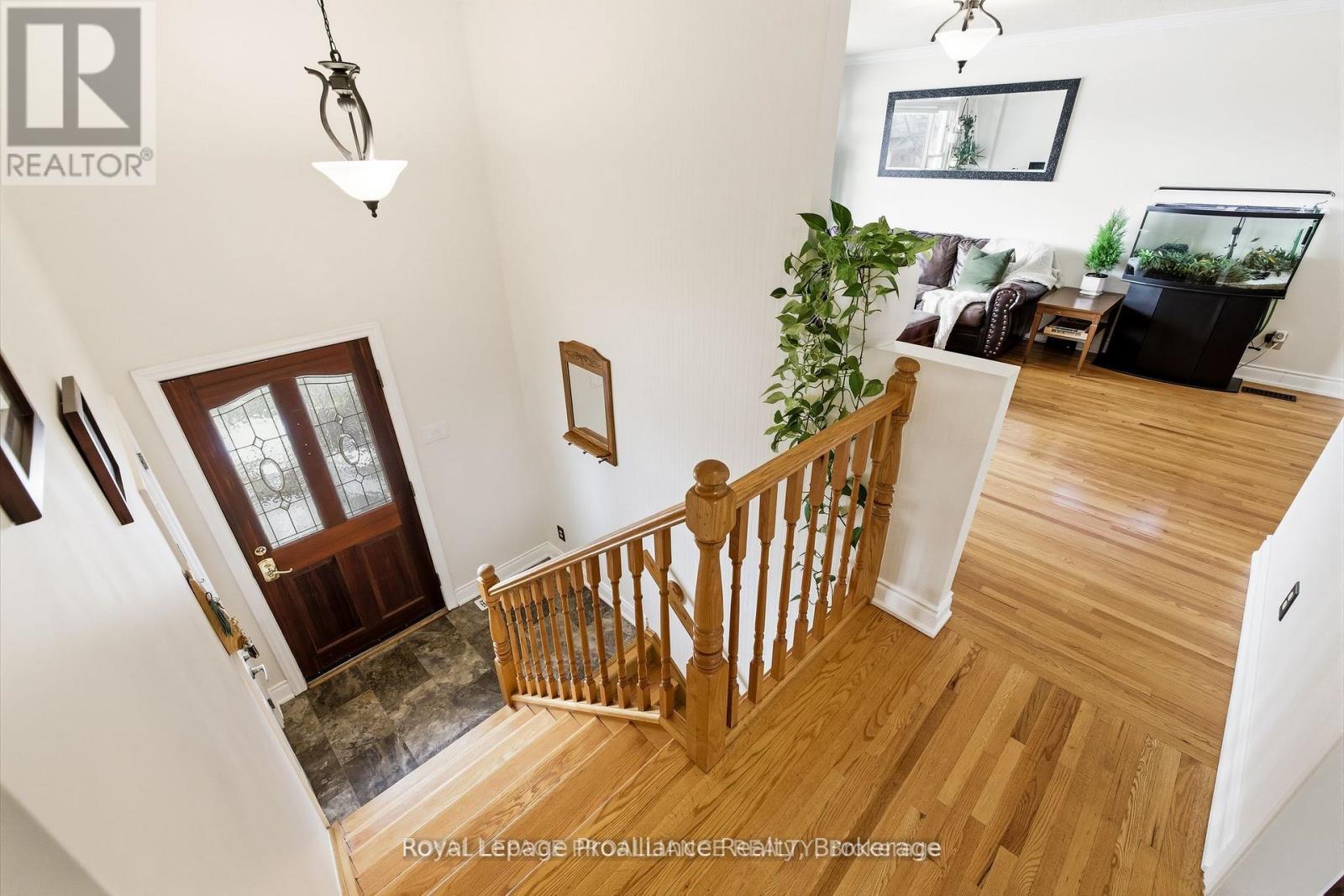 836 Stewart Drive, Peterborough (Ashburnham Ward 4), Ontario  K9J 7R4 - Photo 5 - X13216196