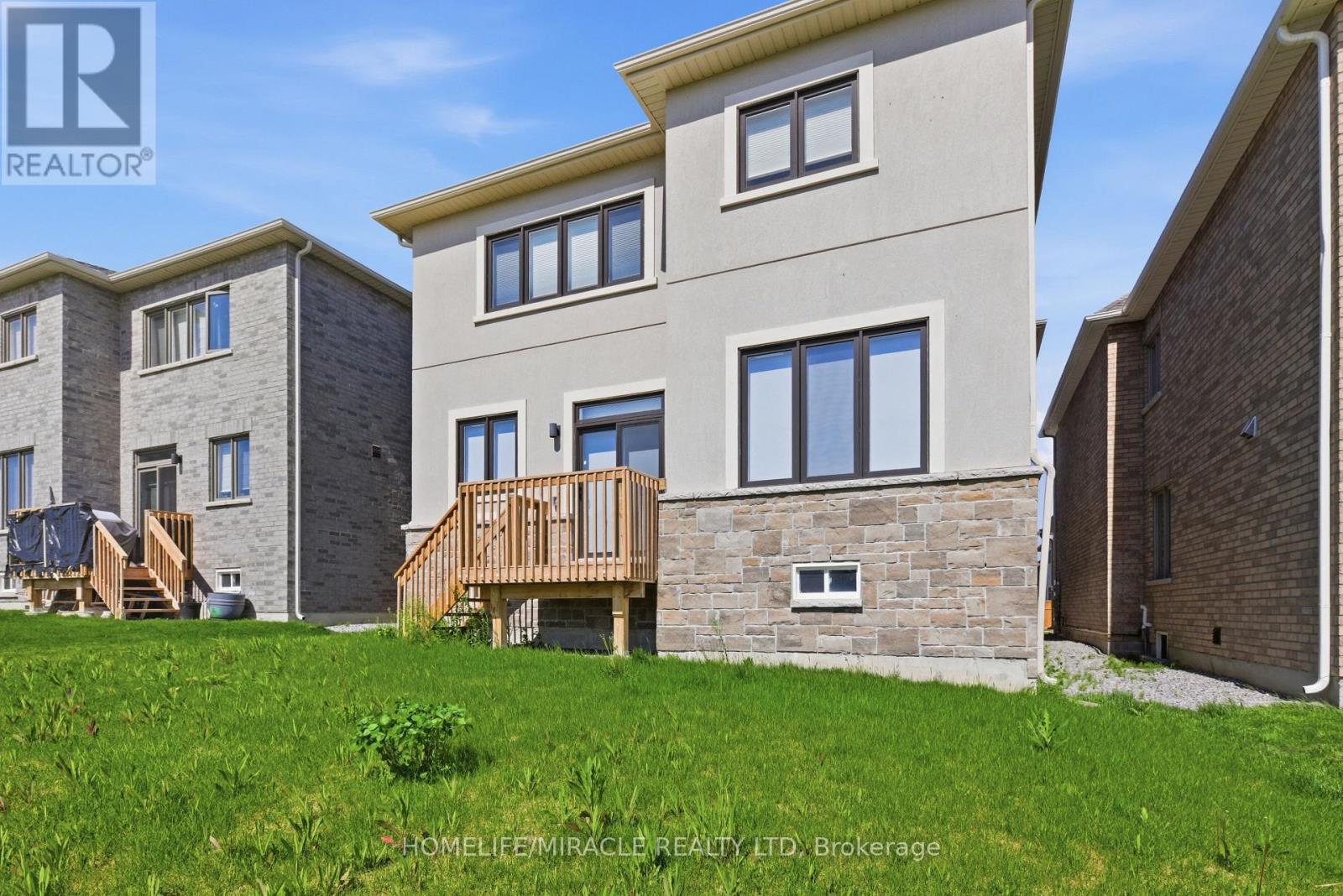 86 Belmont Drive, Clarington (Newcastle), Ontario  L1B 0W8 - Photo 3 - E13216464
