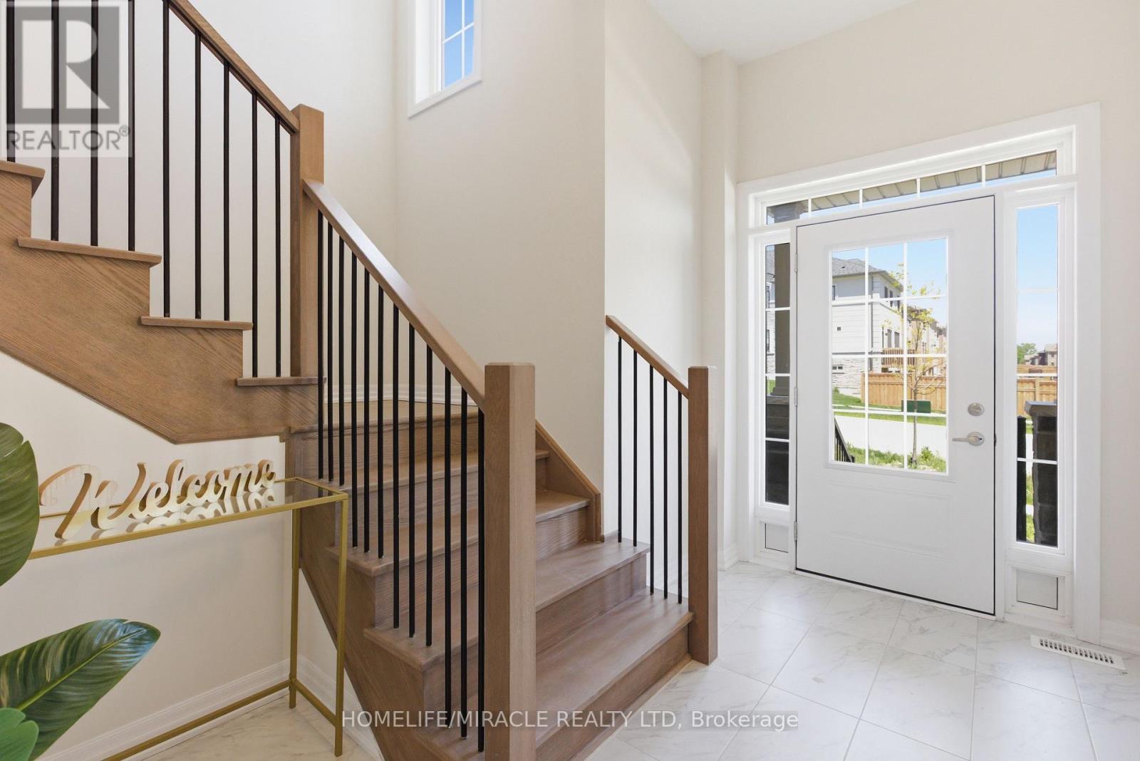 86 Belmont Drive, Clarington (Newcastle), Ontario  L1B 0W8 - Photo 4 - E13216464