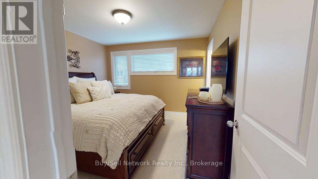 12 Summer Lane, Peterborough (Northcrest Ward 5), Ontario  K9L 0G4 - Photo 17 - X13217688