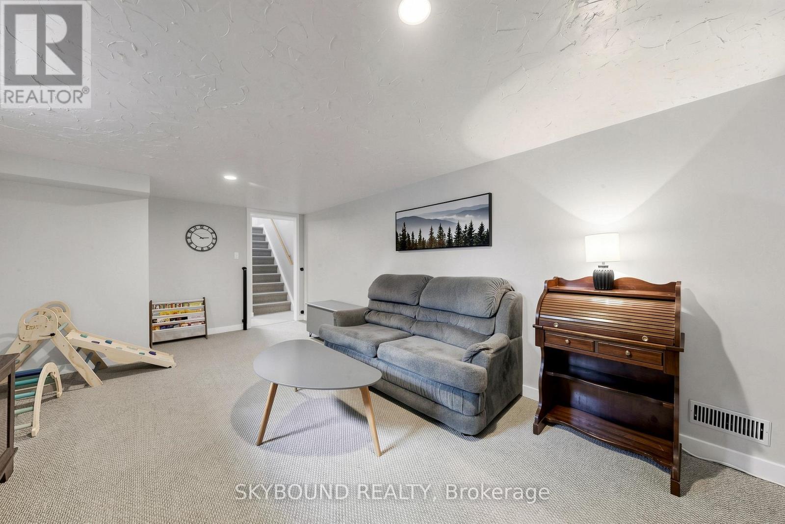 46 Melbourne Street E, Kawartha Lakes (Lindsay), Ontario  K9V 1X9 - Photo 14 - X13220010