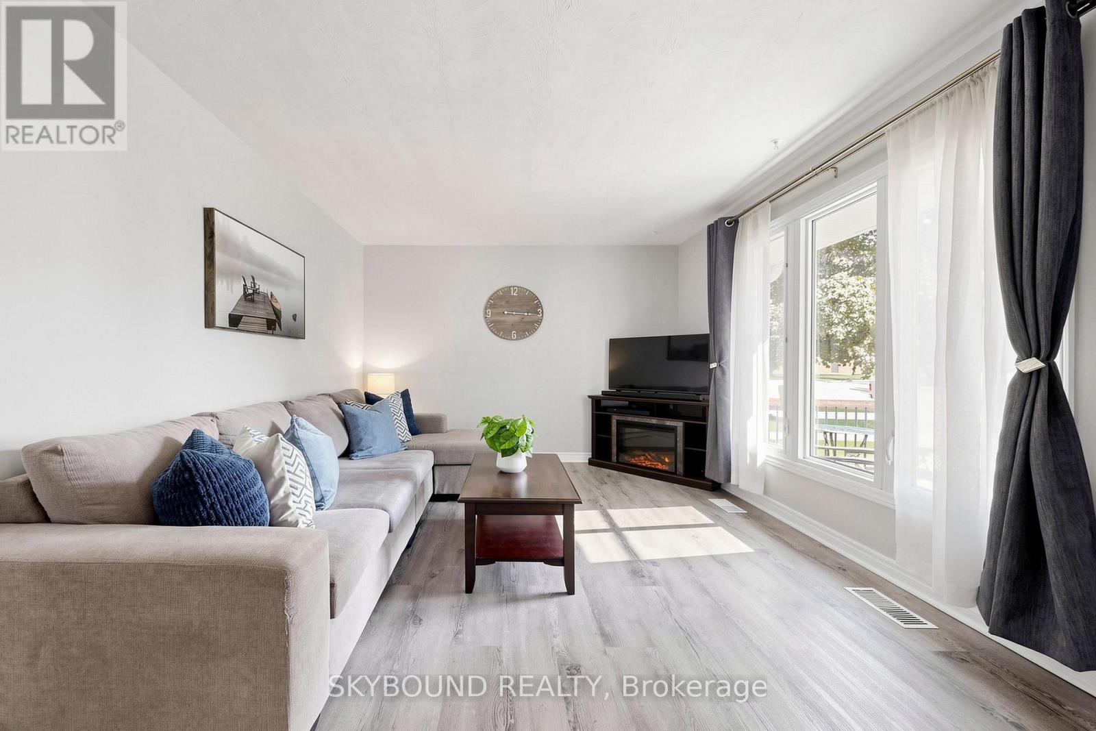 46 Melbourne Street E, Kawartha Lakes (Lindsay), Ontario  K9V 1X9 - Photo 4 - X13220010