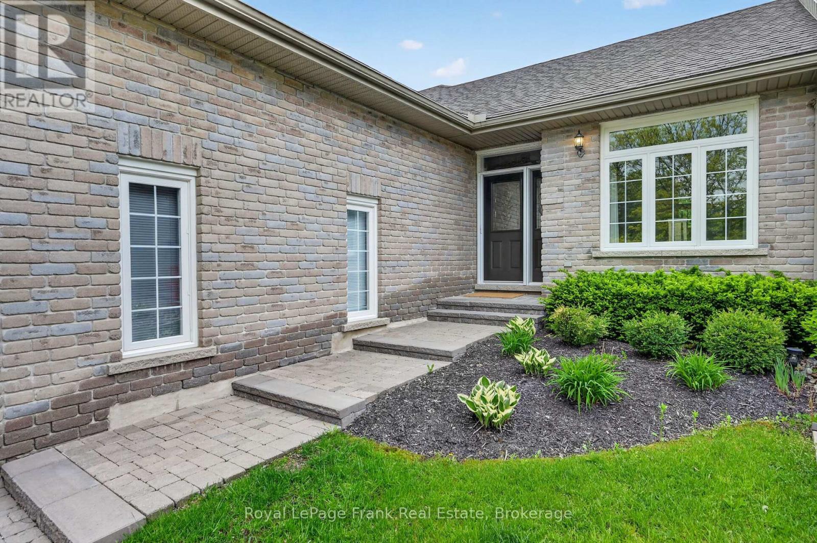 42 - 301 Carnegie Avenue, Peterborough (Northcrest Ward 5), Ontario  K9L 0B3 - Photo 3 - X13220288