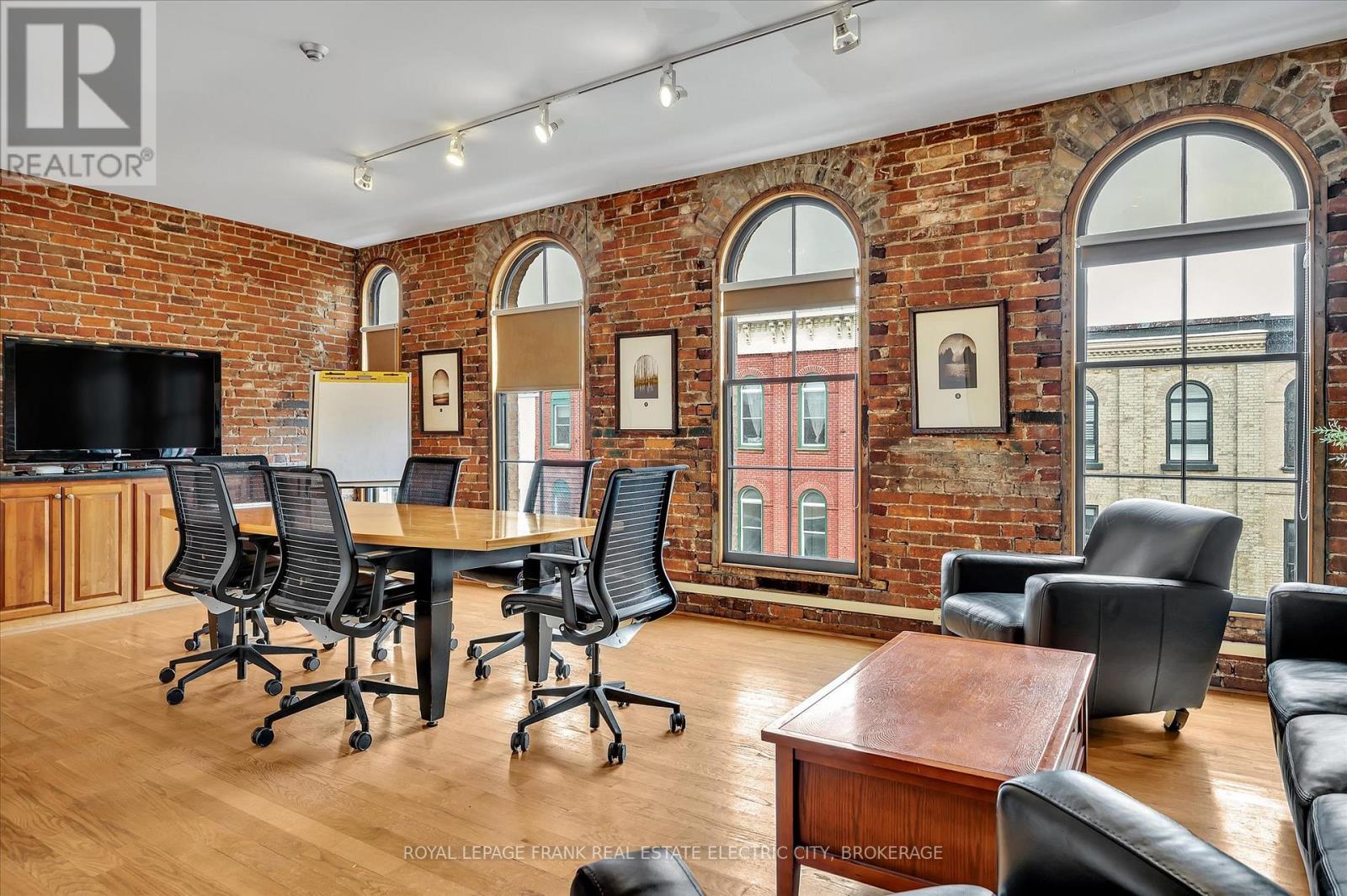 301 - 379 George Street N, Peterborough (Town Ward 3), Ontario  K9H 3R2 - Photo 5 - X13220666