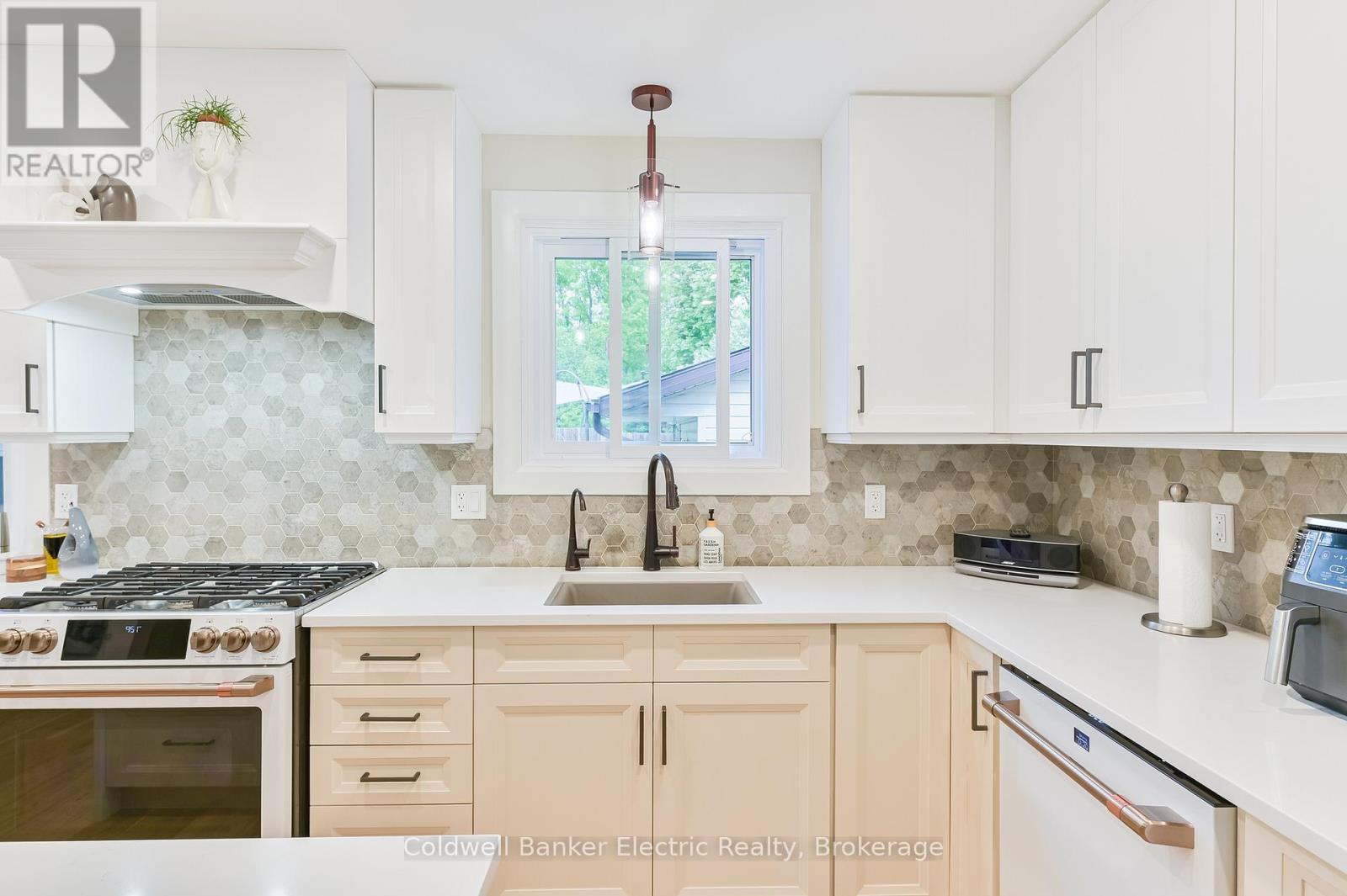 872 Cumberland Avenue, Peterborough (Northcrest Ward 5), Ontario  K9H 7B2 - Photo 11 - X13220690