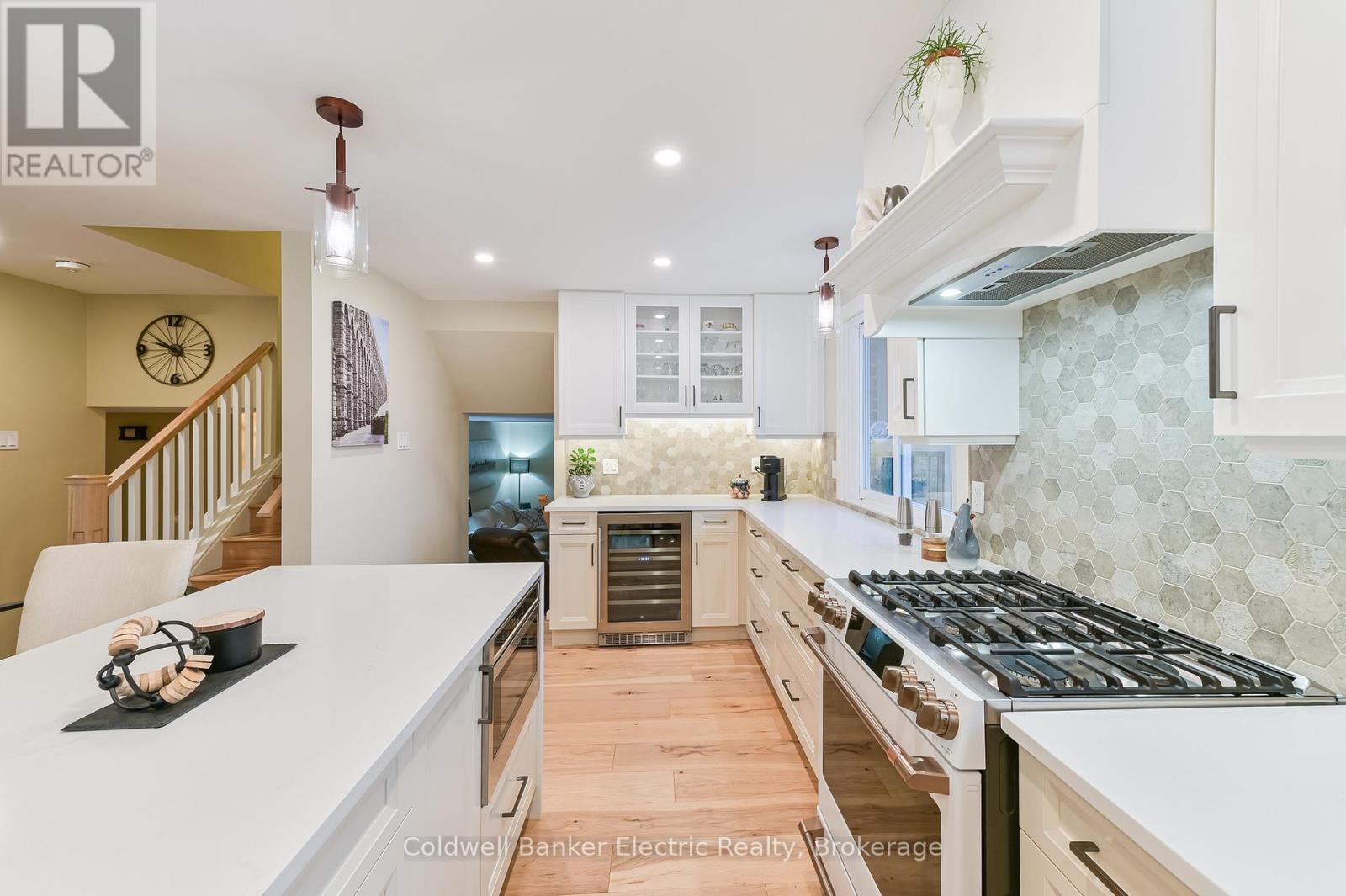 872 Cumberland Avenue, Peterborough (Northcrest Ward 5), Ontario  K9H 7B2 - Photo 12 - X13220690