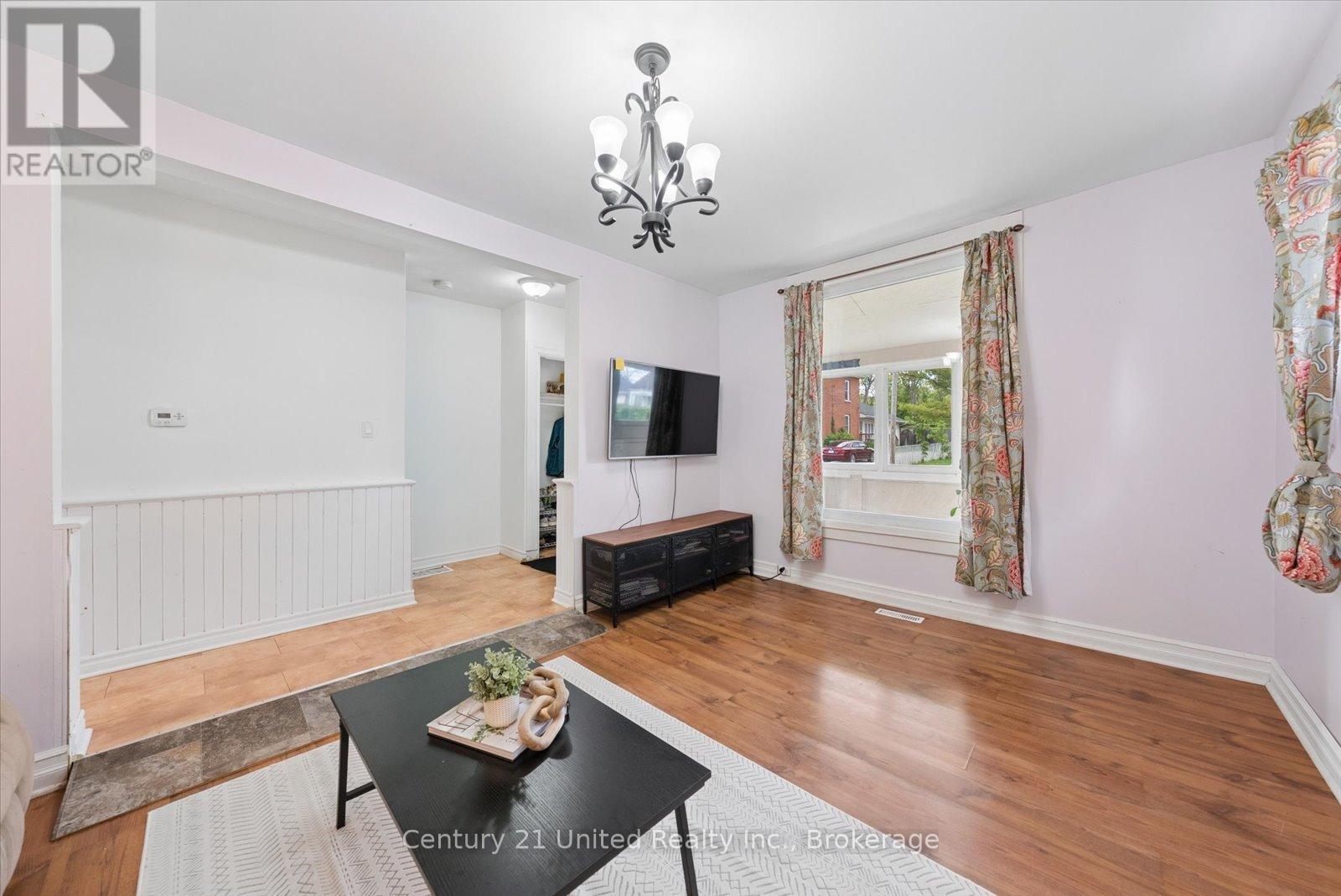 665 Frank Street, Peterborough (Otonabee Ward 1), Ontario  K9J 4M8 - Photo 11 - X13222406