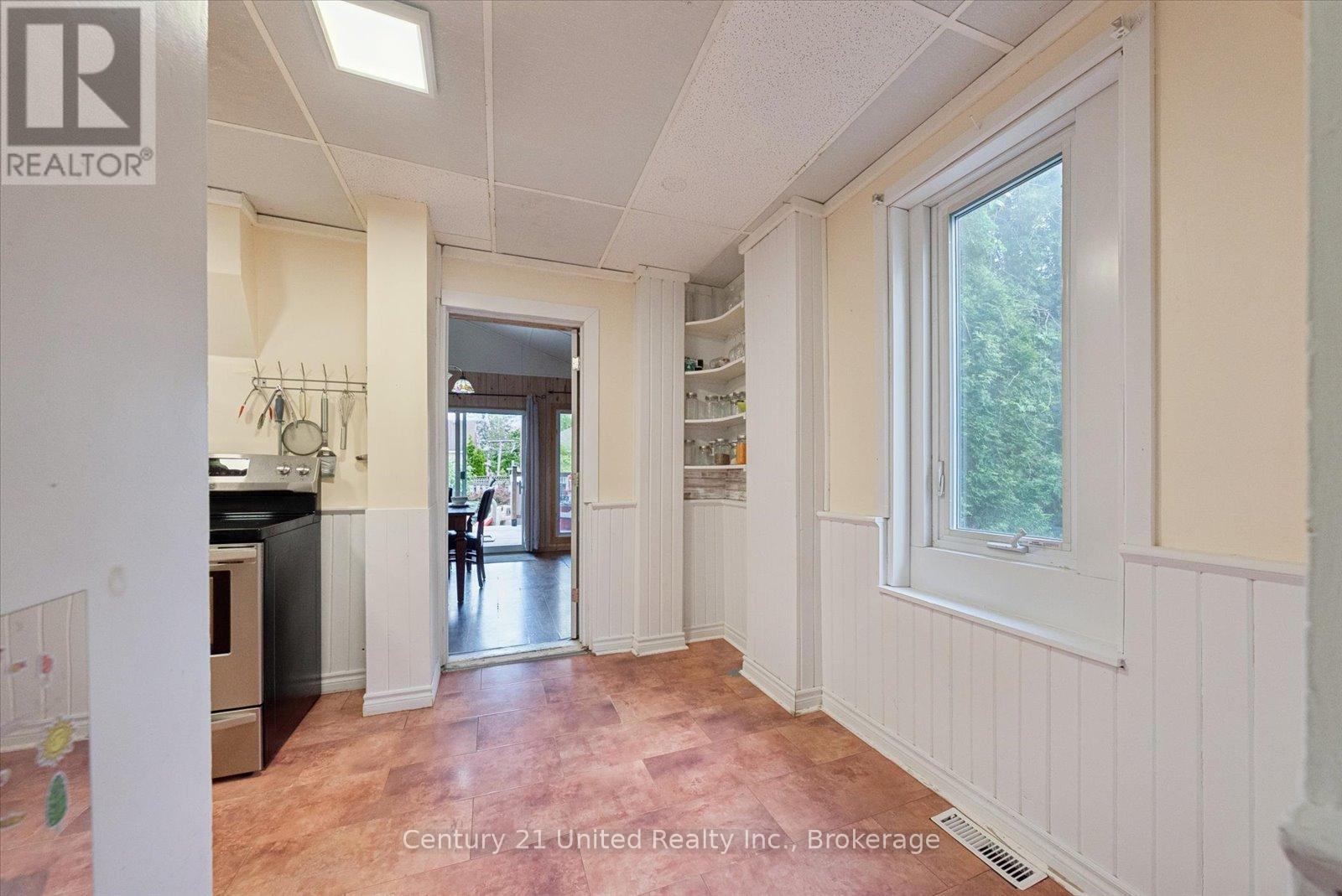 665 Frank Street, Peterborough (Otonabee Ward 1), Ontario  K9J 4M8 - Photo 14 - X13222406