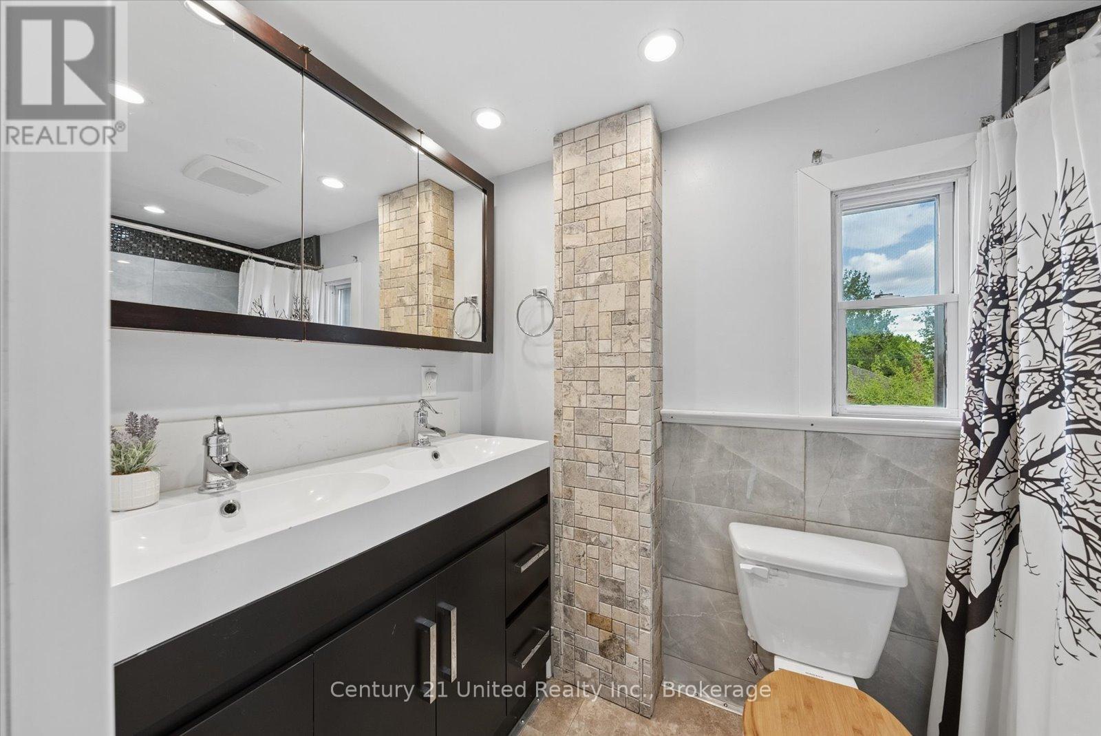 665 Frank Street, Peterborough (Otonabee Ward 1), Ontario  K9J 4M8 - Photo 32 - X13222406