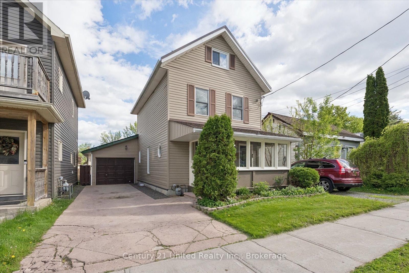 665 Frank Street, Peterborough (Otonabee Ward 1), Ontario  K9J 4M8 - Photo 4 - X13222406