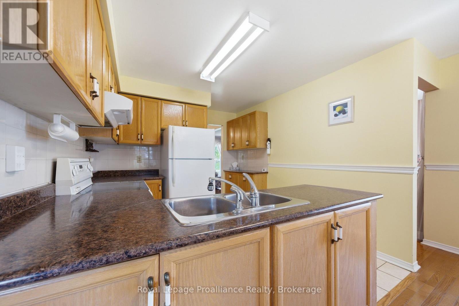 6 Doncaster Crescent, Clarington (Newcastle), Ontario  L1B 1E8 - Photo 11 - E13222822