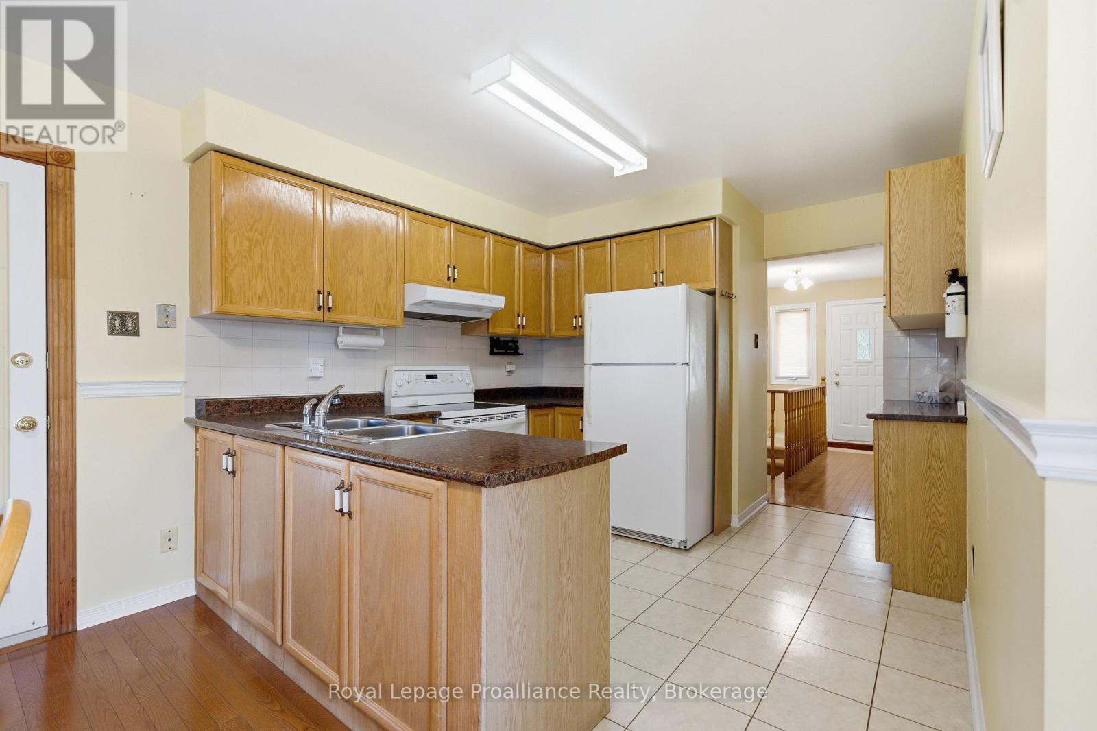 6 Doncaster Crescent, Clarington (Newcastle), Ontario  L1B 1E8 - Photo 12 - E13222822
