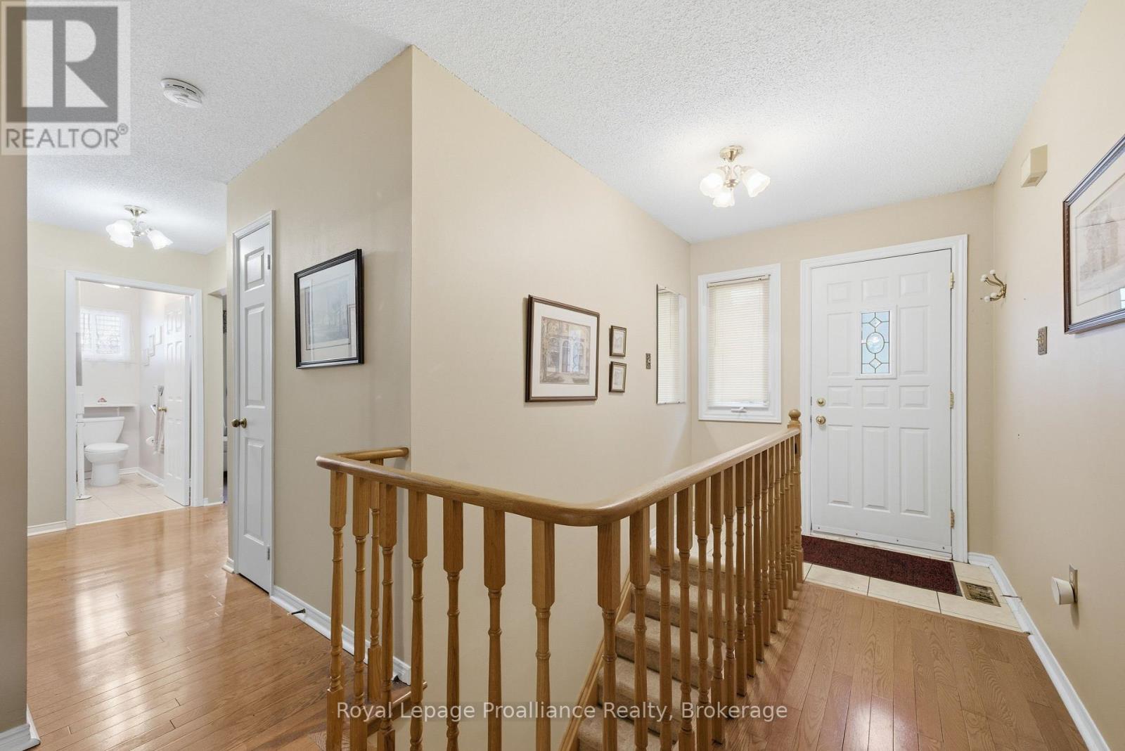 6 Doncaster Crescent, Clarington (Newcastle), Ontario  L1B 1E8 - Photo 3 - E13222822