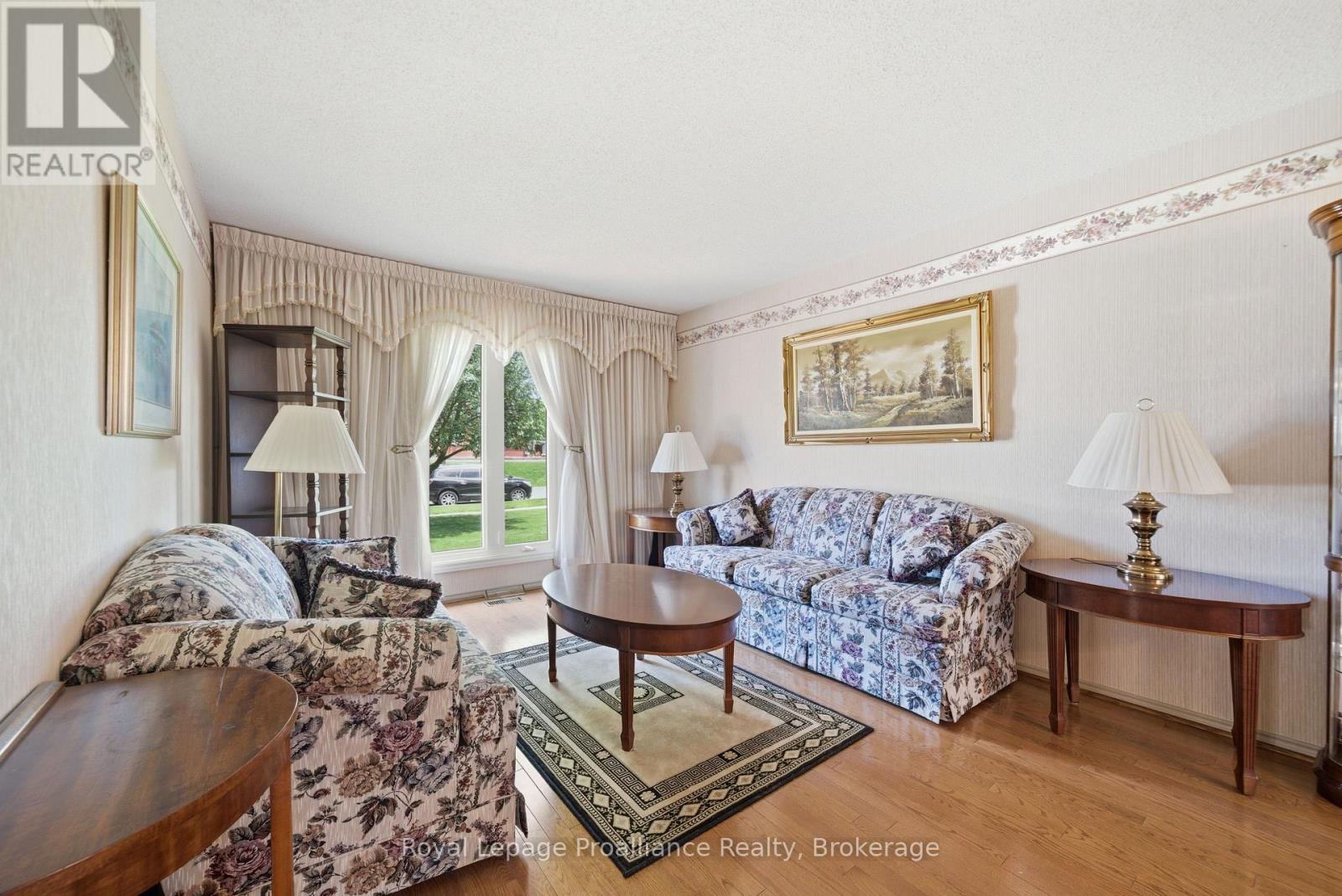 6 Doncaster Crescent, Clarington (Newcastle), Ontario  L1B 1E8 - Photo 6 - E13222822