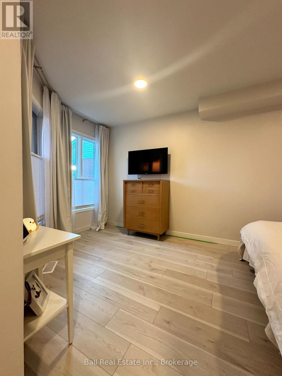 1398 Lillico Crescent, Peterborough (Monaghan Ward 2), Ontario  K9K 2L1 - Photo 5 - X13223412