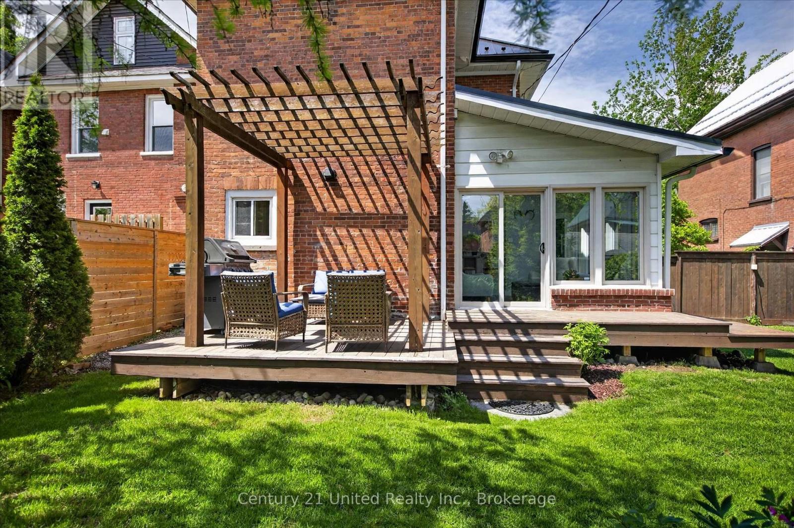 587 Gilmour Street, Peterborough (Town Ward 3), Ontario  K9H 2K3 - Photo 36 - X13224738