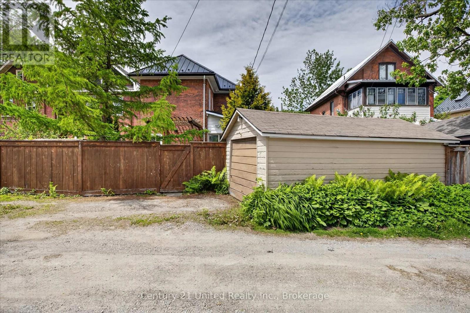 587 Gilmour Street, Peterborough (Town Ward 3), Ontario  K9H 2K3 - Photo 41 - X13224738