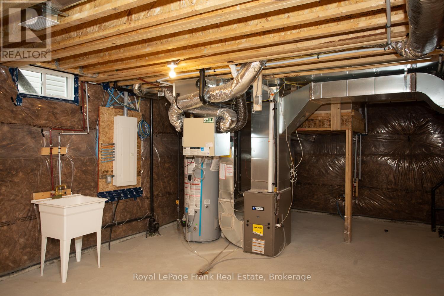 5 Hennessey Crescent, Kawartha Lakes (Lindsay), Ontario  K9V 0P3 - Photo 45 - X13225424