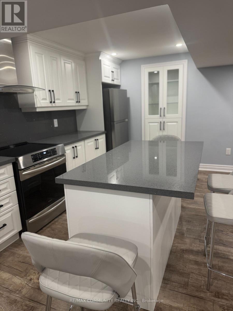 50 Barchard Street, Clarington (Newcastle), Ontario  L1B 0K8 - Photo 4 - E13225538