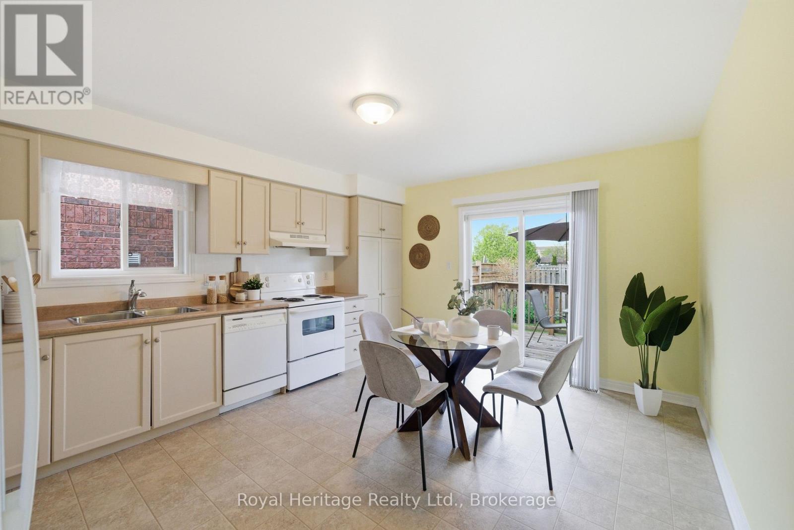 90 Bloom Avenue, Clarington (Newcastle), Ontario  L1B 1N6 - Photo 13 - E13226350