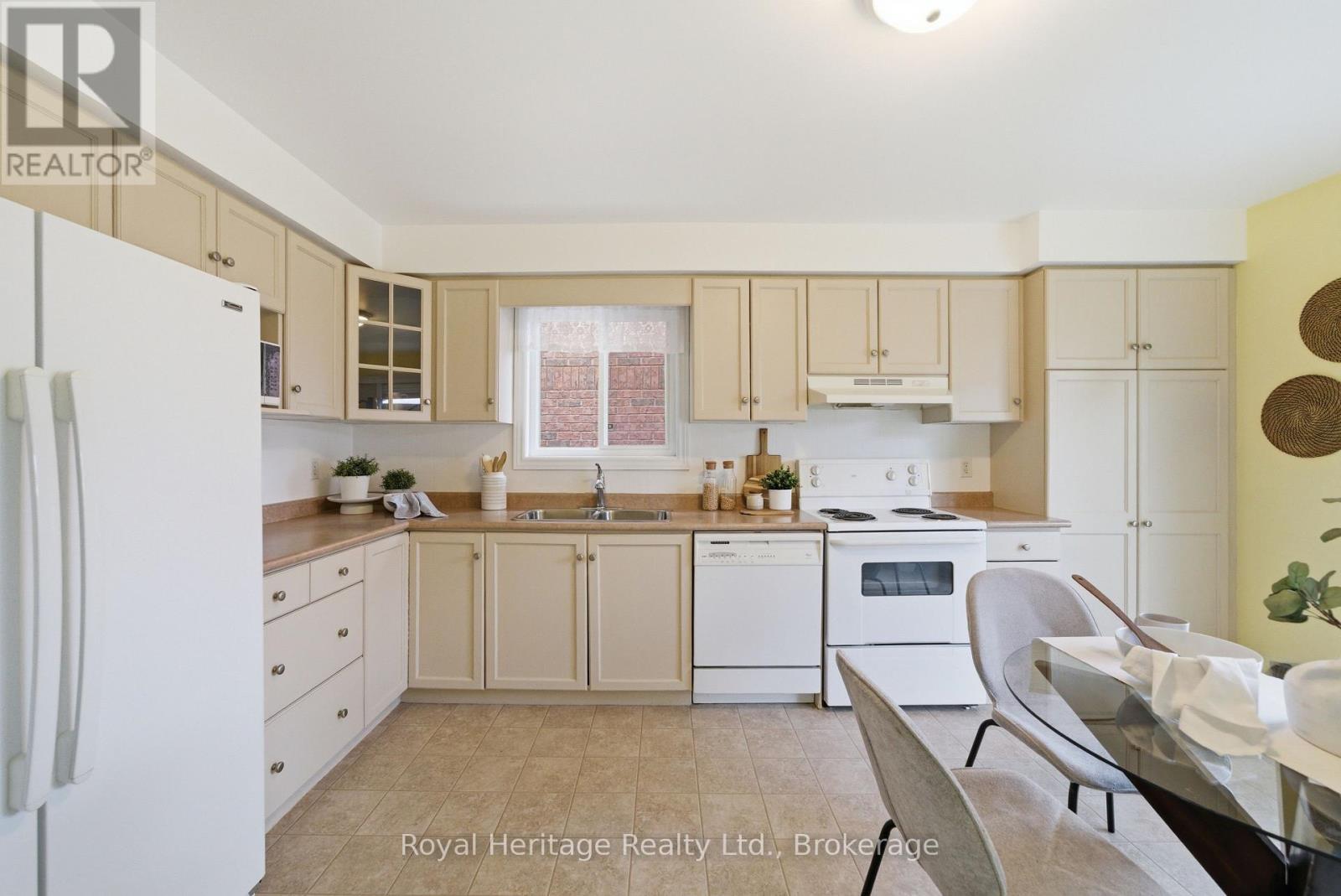 90 Bloom Avenue, Clarington (Newcastle), Ontario  L1B 1N6 - Photo 14 - E13226350