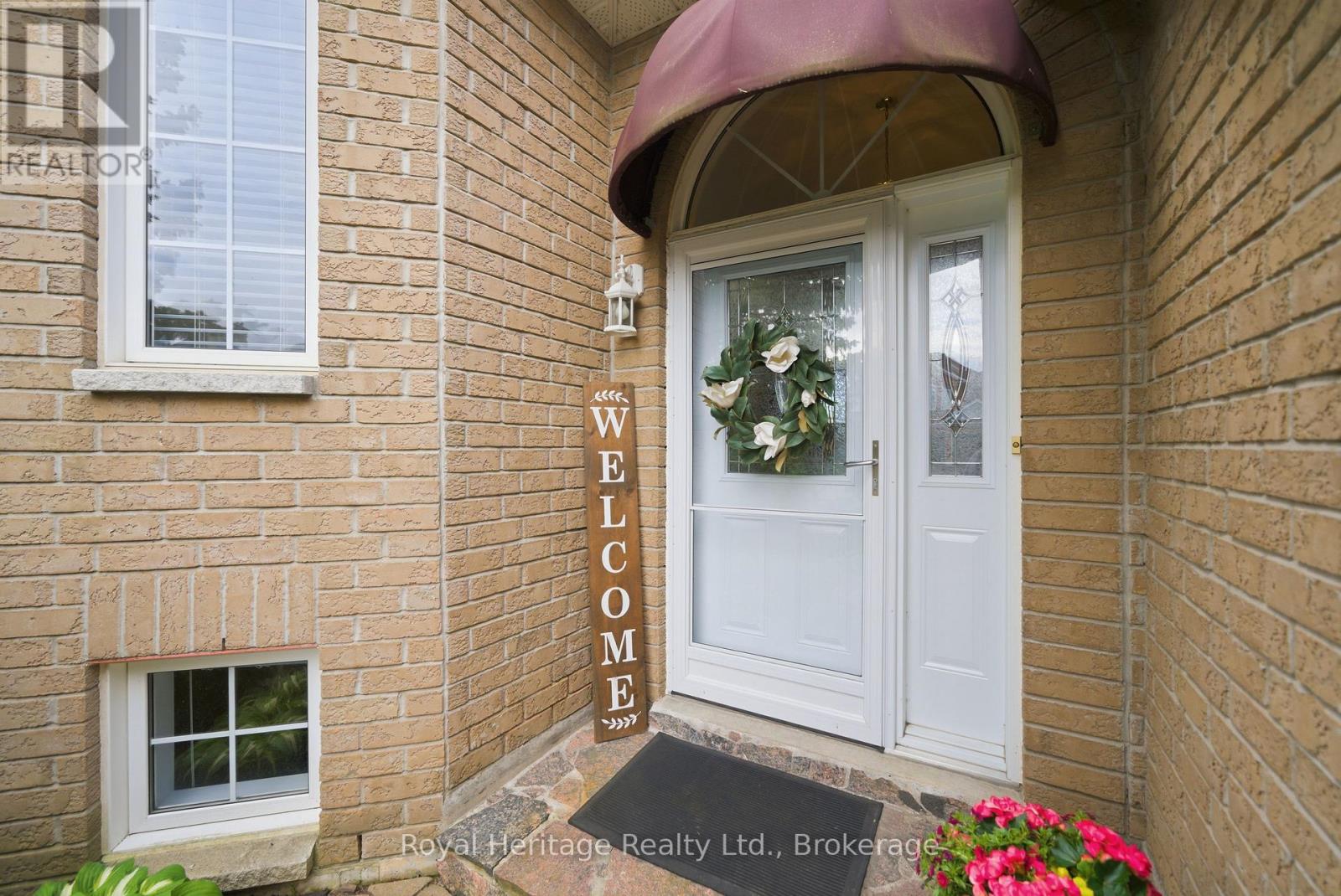 90 Bloom Avenue, Clarington (Newcastle), Ontario  L1B 1N6 - Photo 4 - E13226350